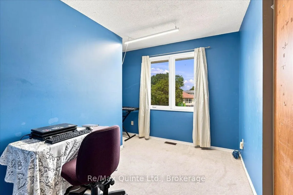 281 College Street W