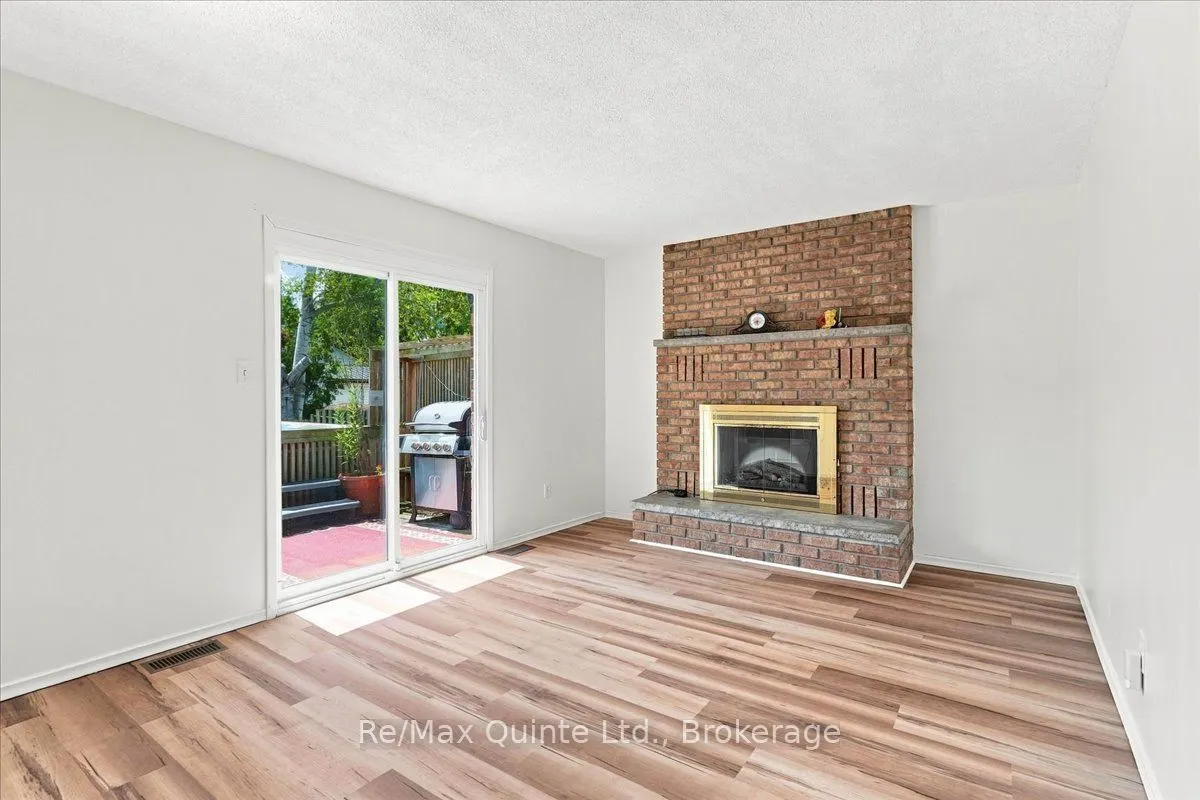 281 College Street W