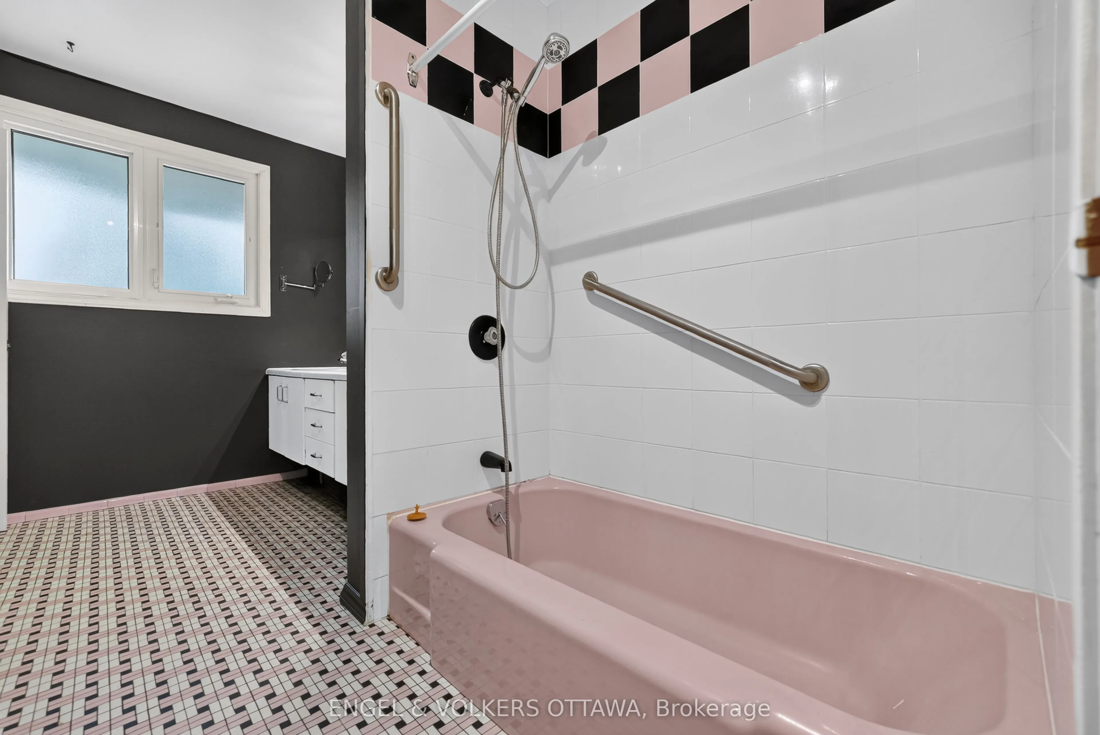 2642 Marble Crescent