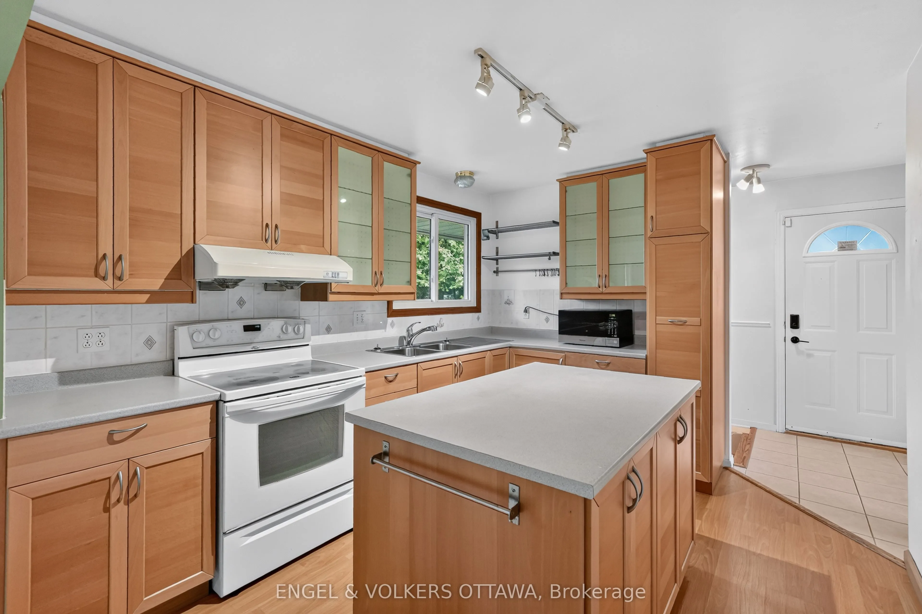 2642 Marble Crescent