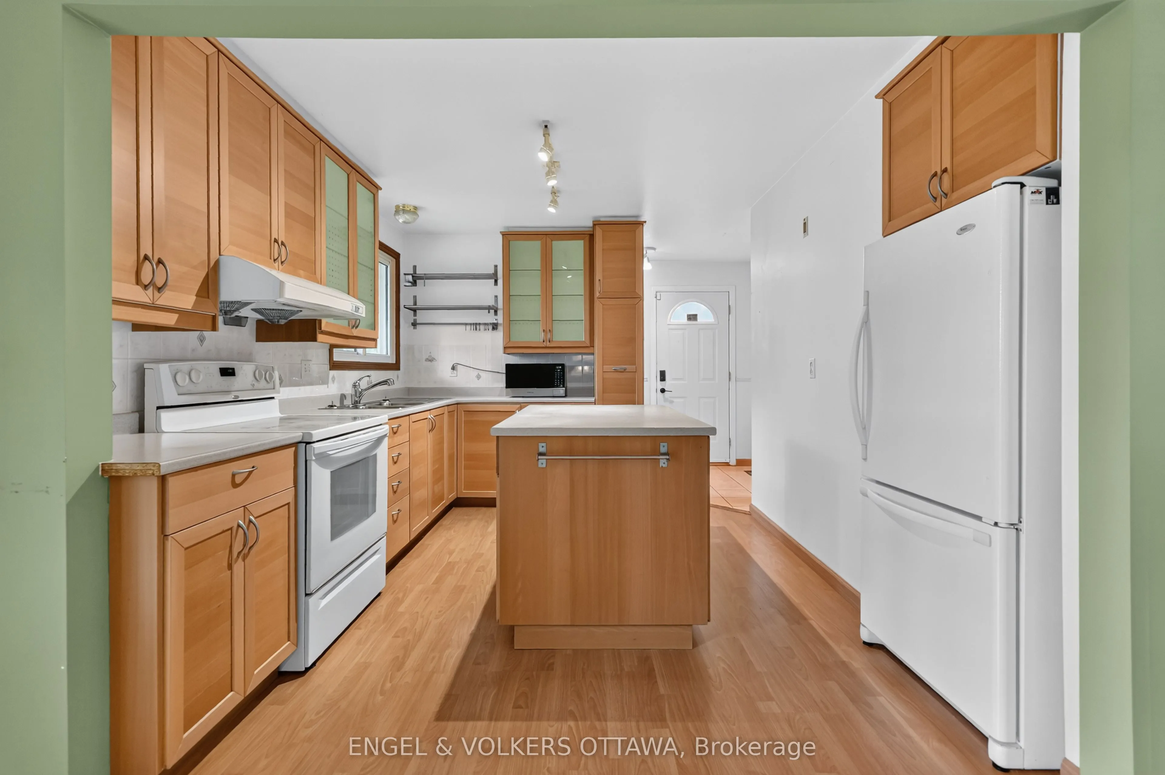 2642 Marble Crescent