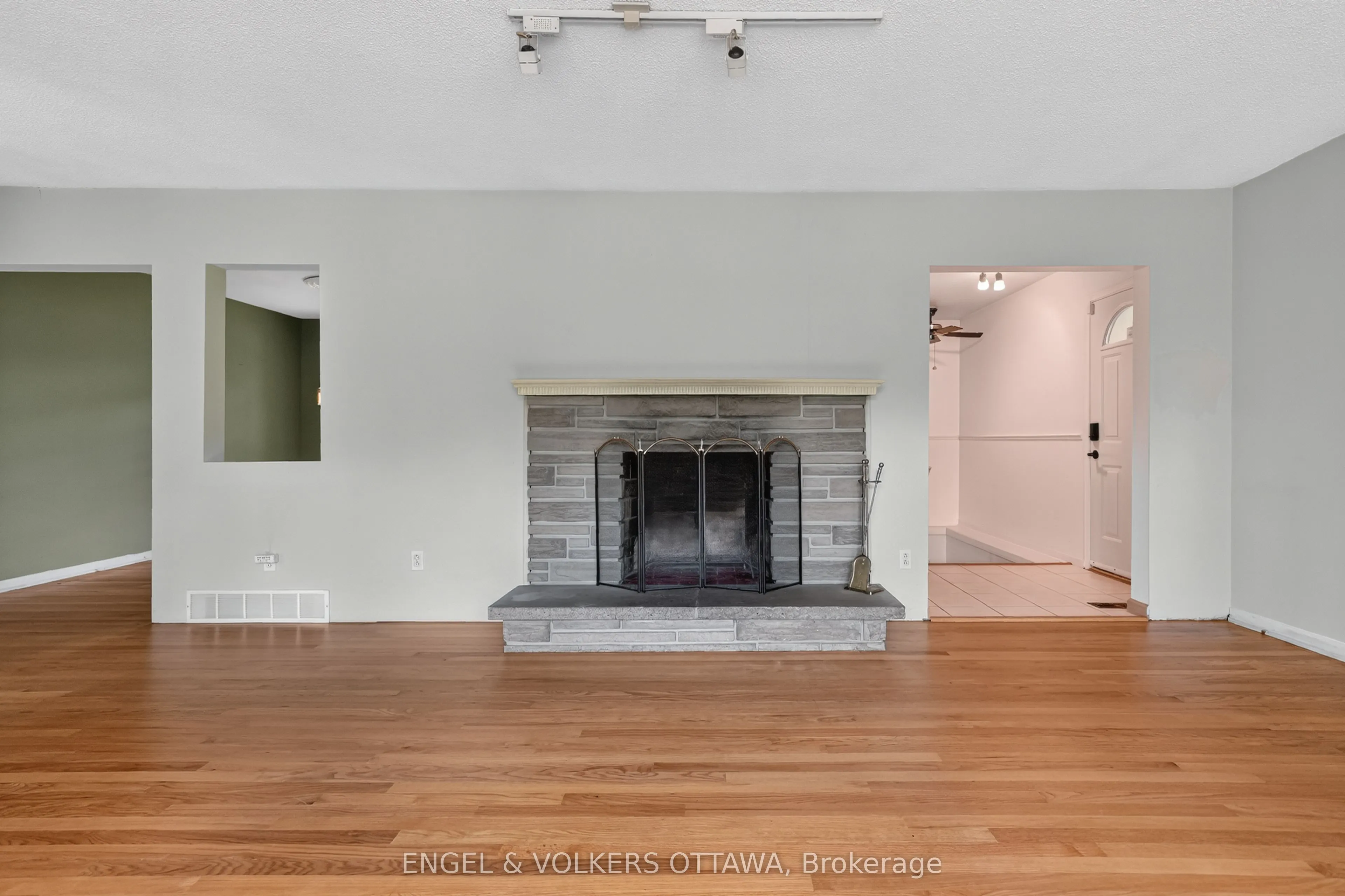 2642 Marble Crescent