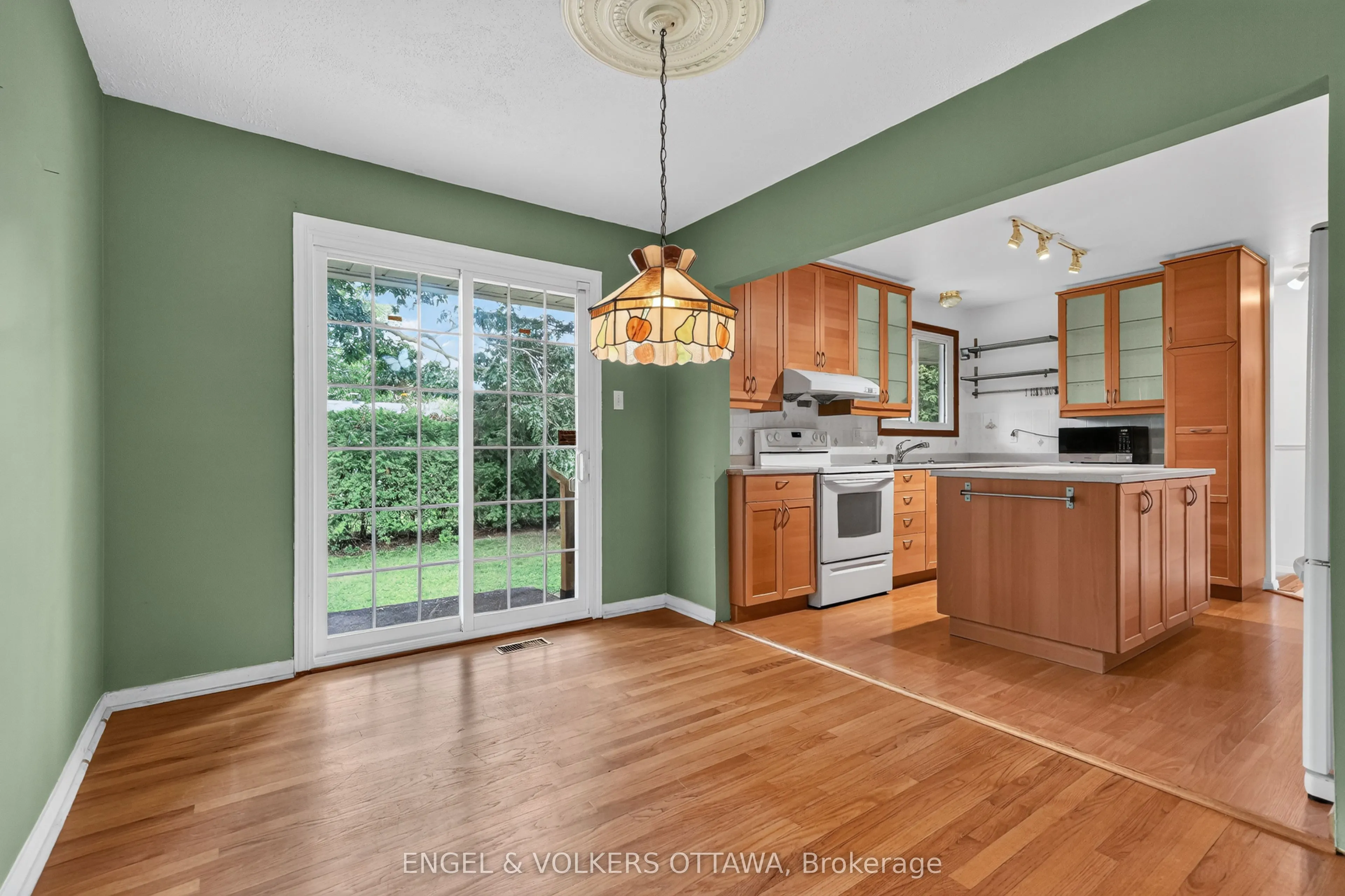 2642 Marble Crescent