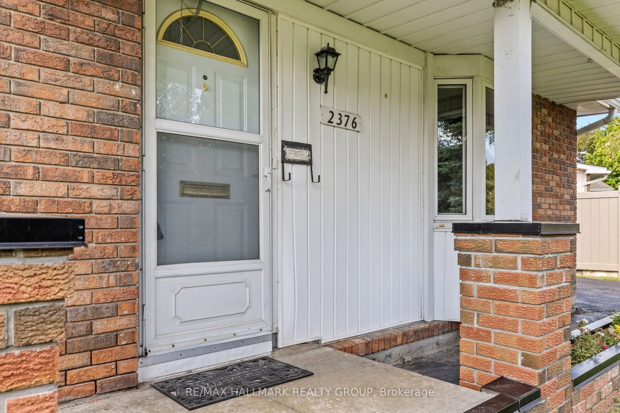 2376 Blackstone Crescent