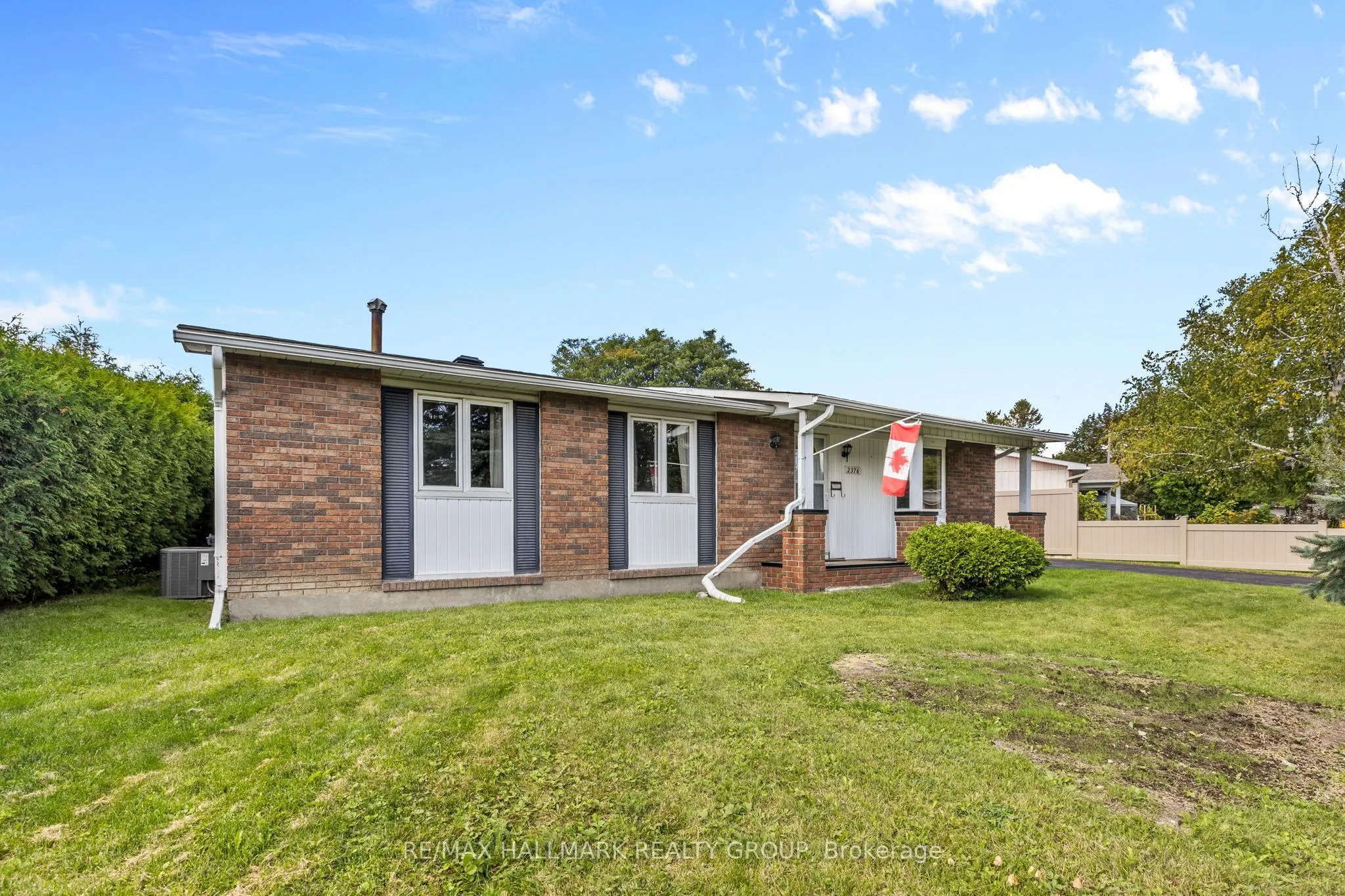 2376 Blackstone Crescent