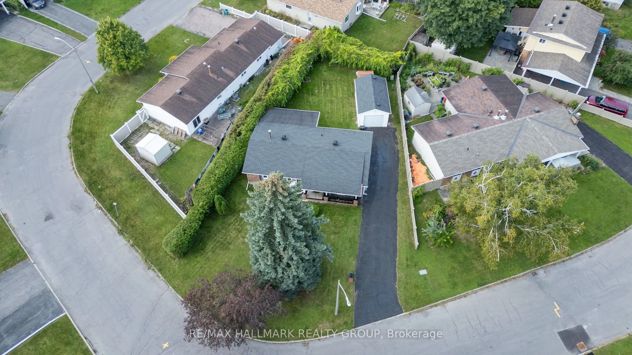 2376 Blackstone Crescent