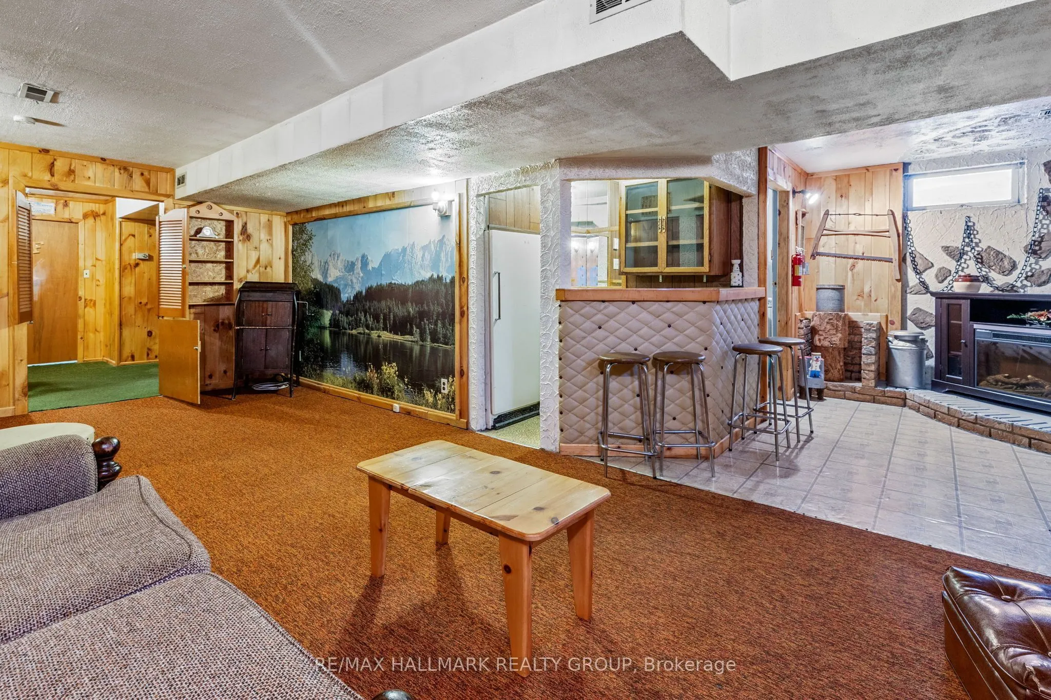 2376 Blackstone Crescent
