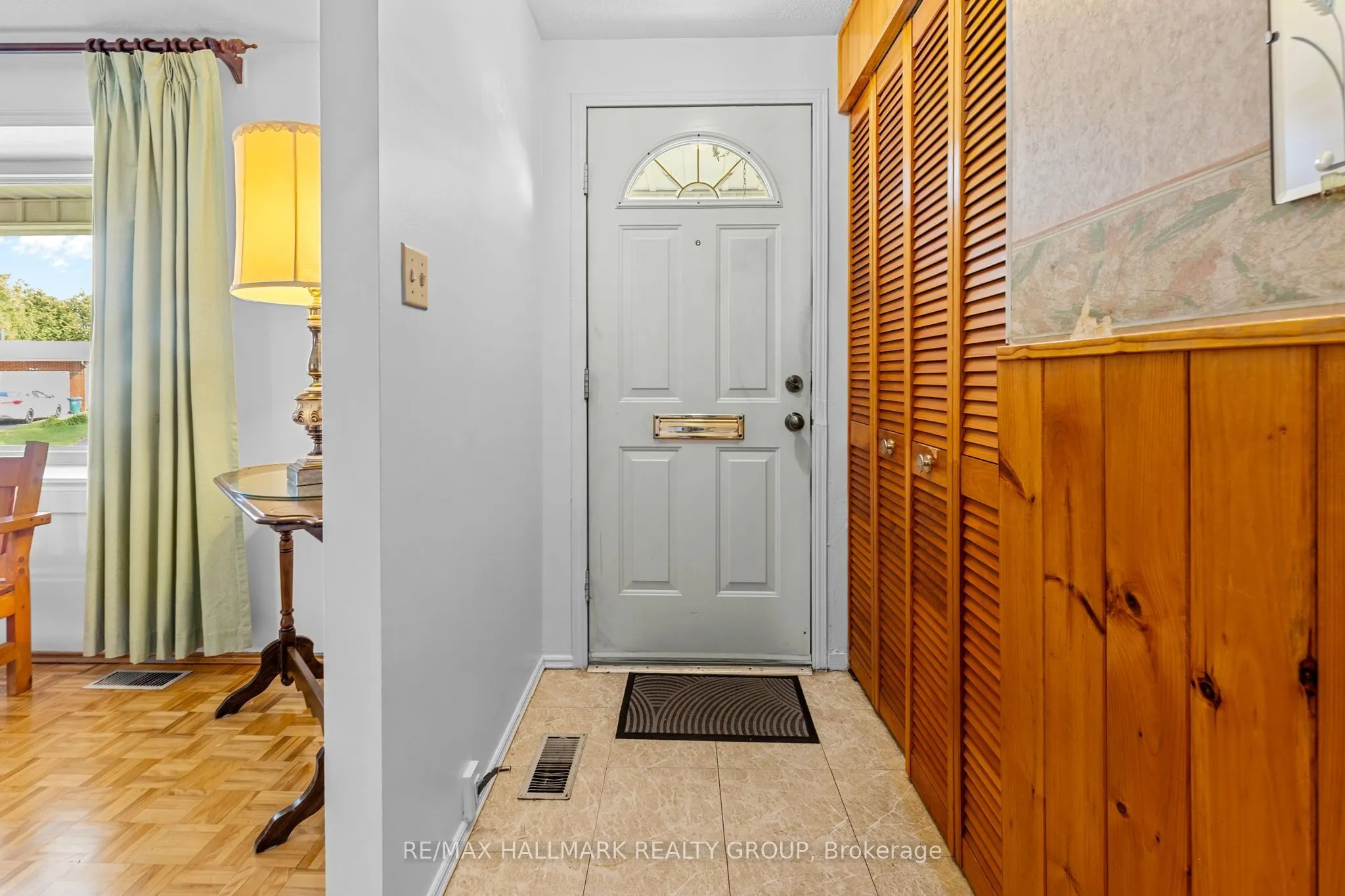 2376 Blackstone Crescent