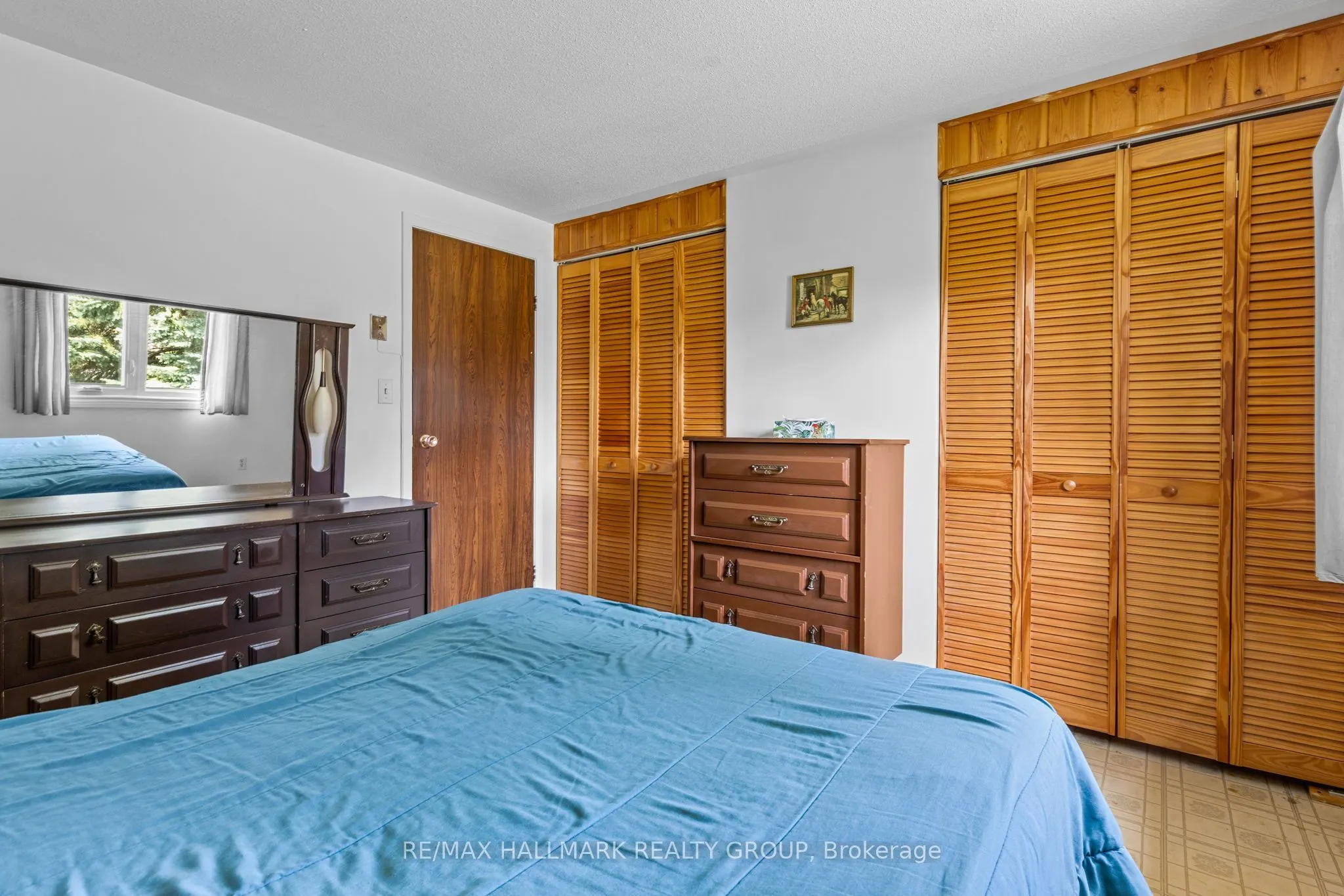 2376 Blackstone Crescent