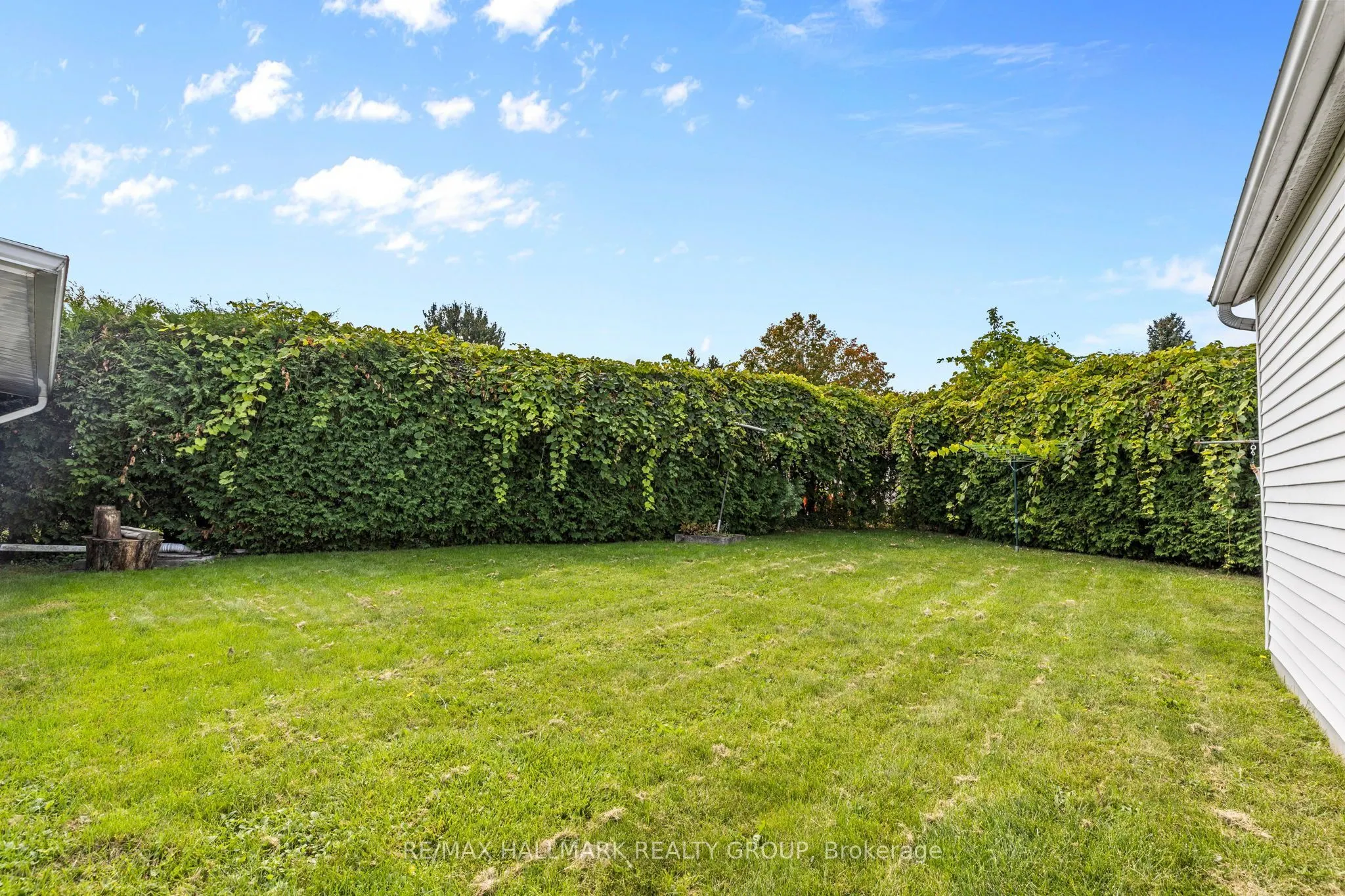 2376 Blackstone Crescent