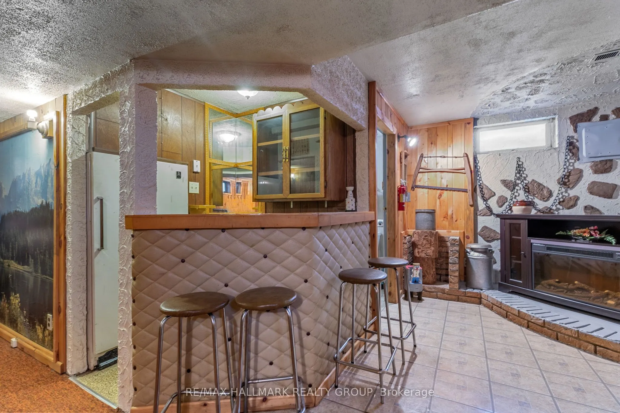 2376 Blackstone Crescent