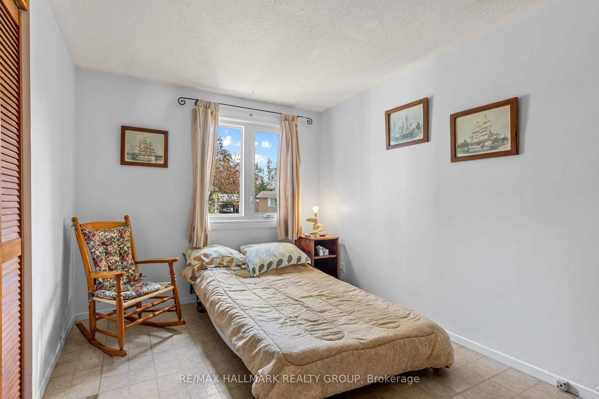 2376 Blackstone Crescent