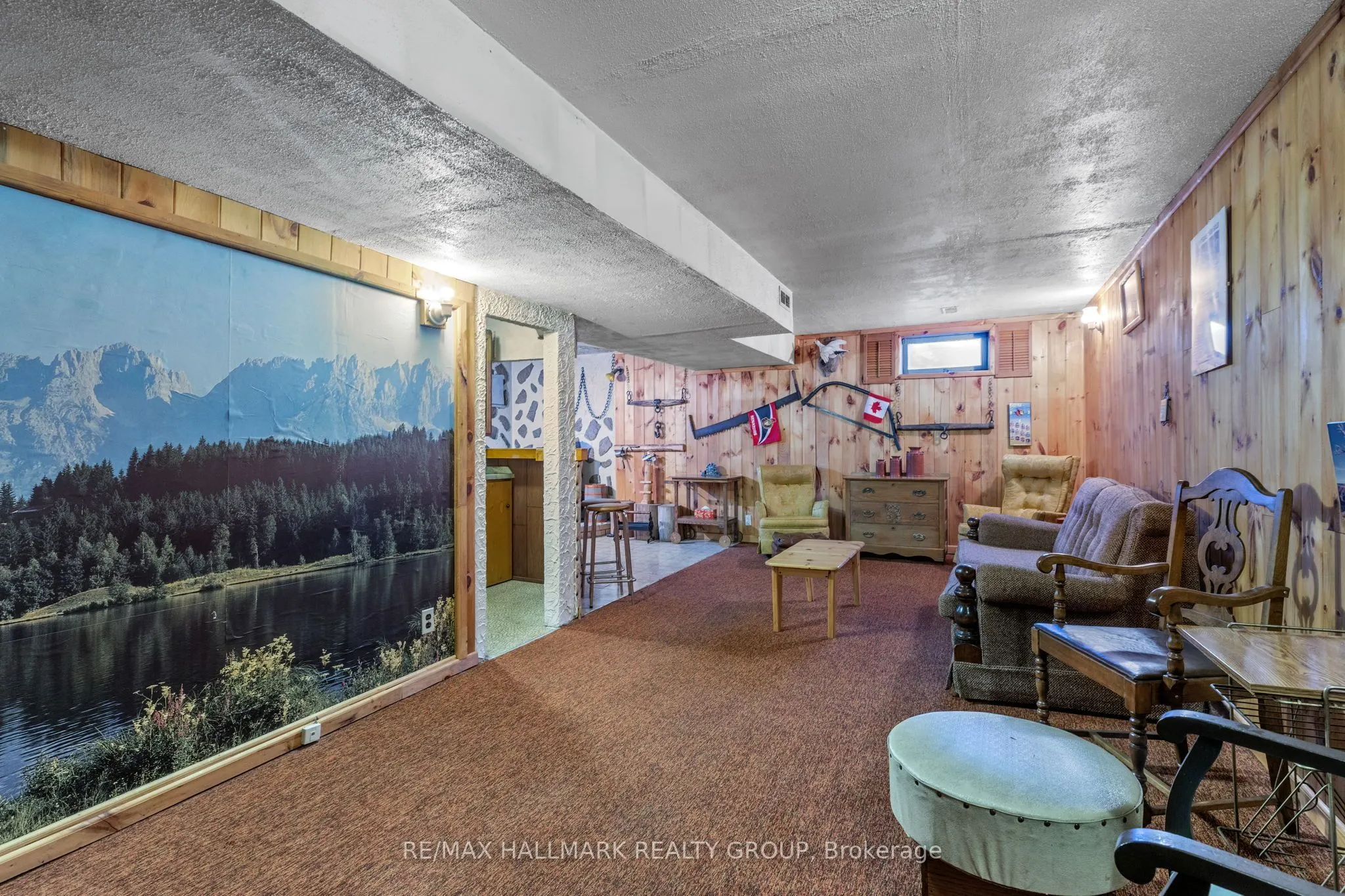 2376 Blackstone Crescent
