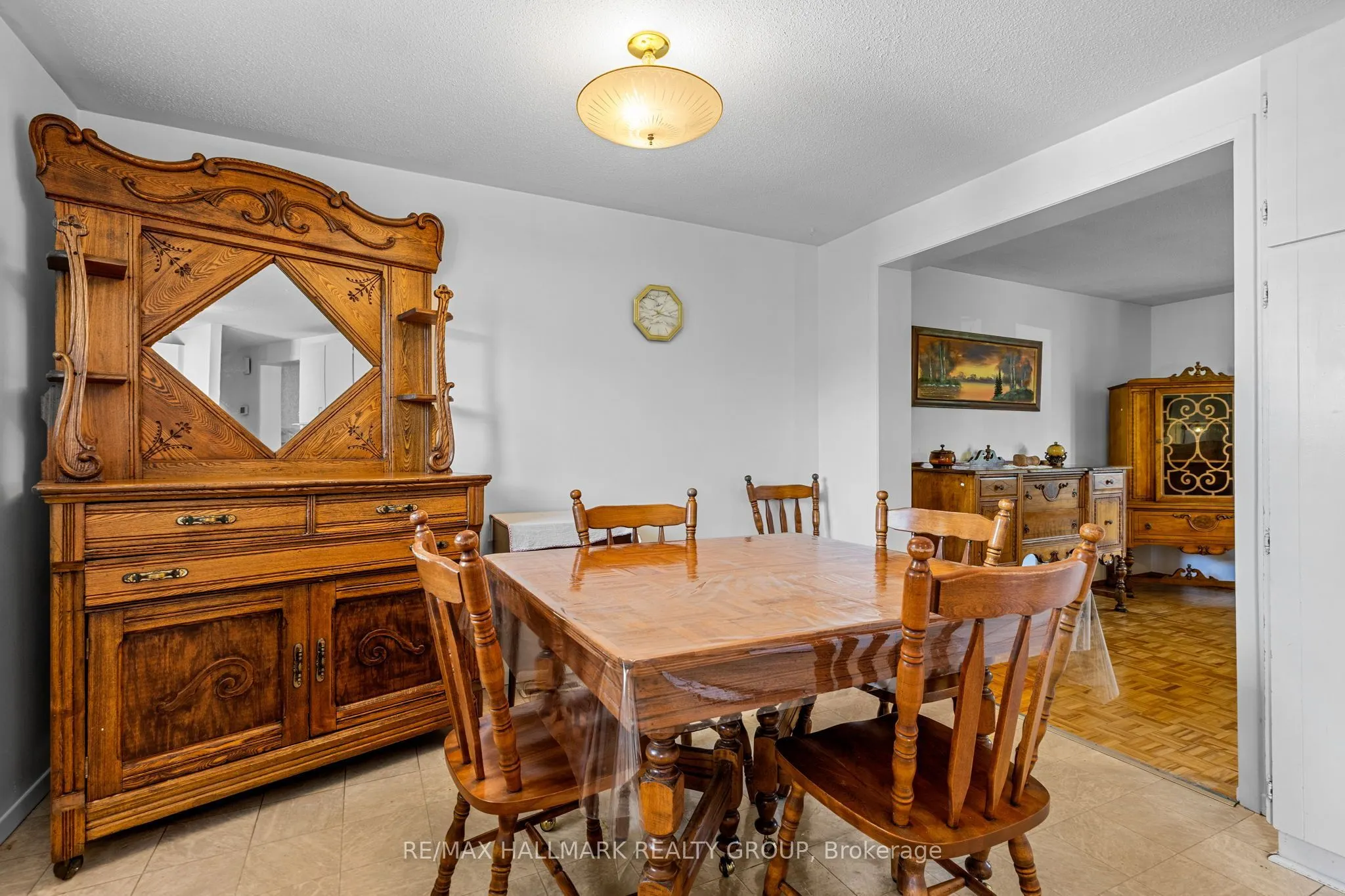 2376 Blackstone Crescent