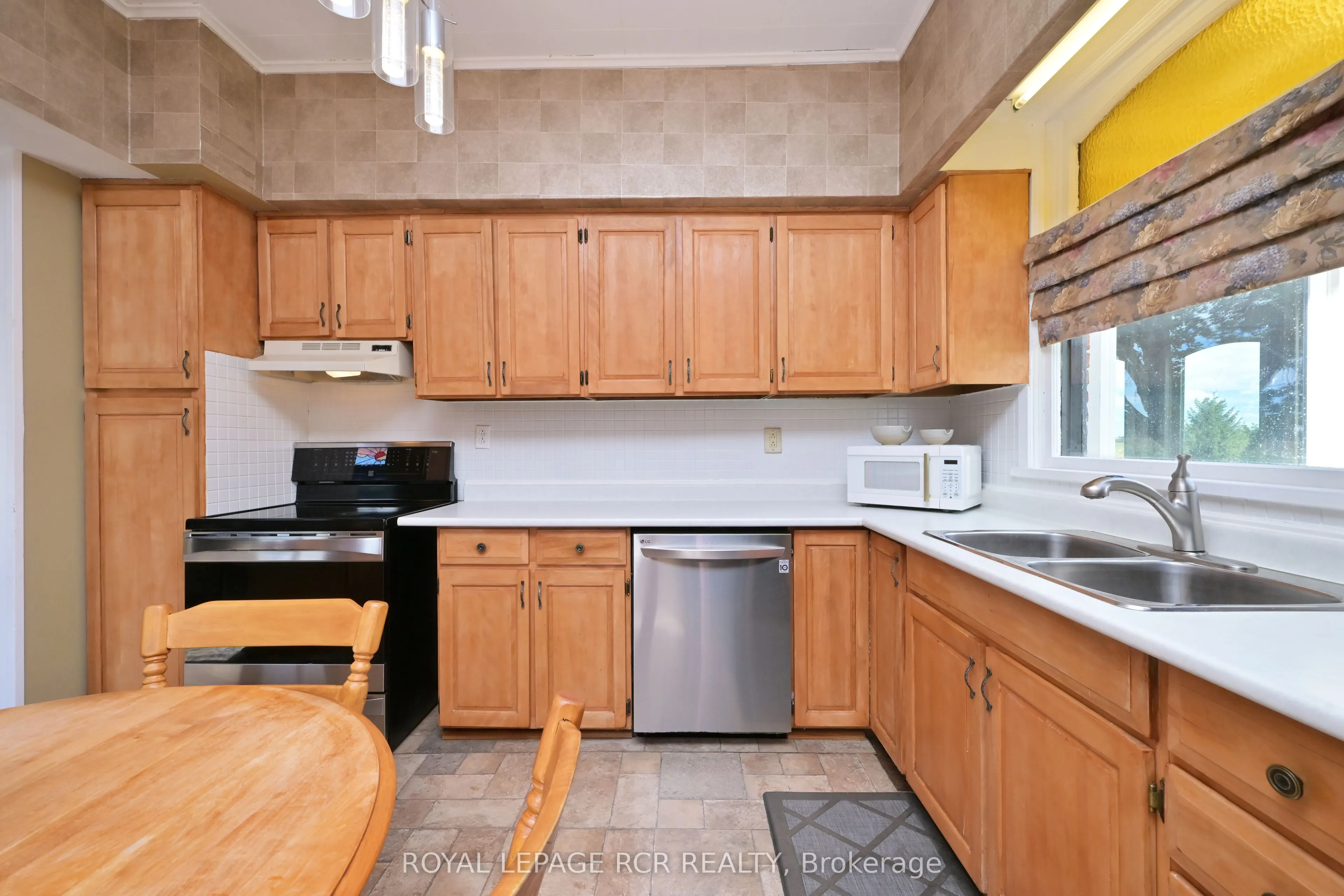 638394 Prince of Wales Road