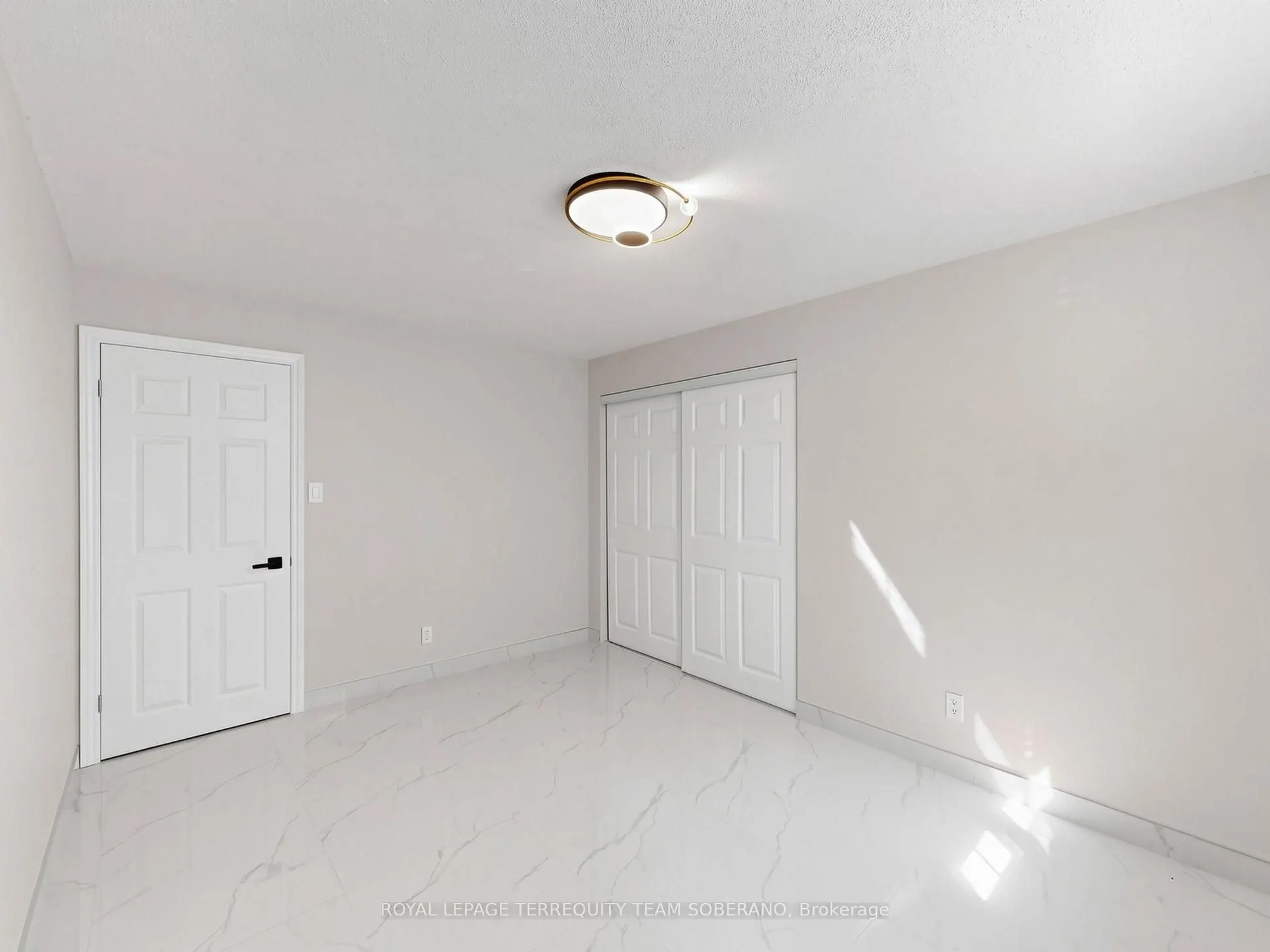 125 White Oaks Avenue