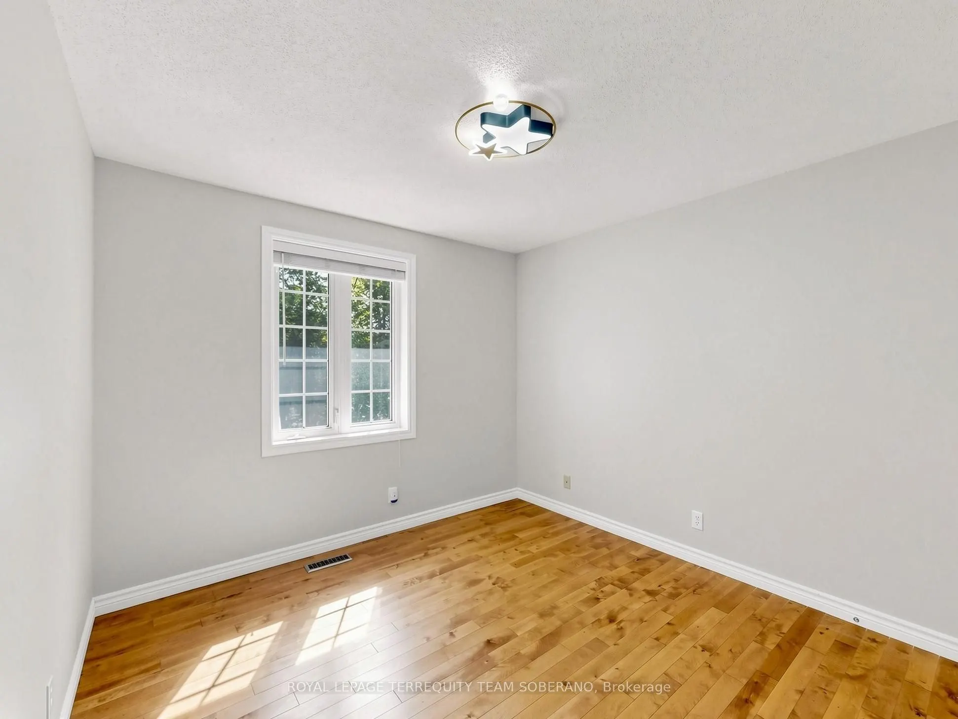 125 White Oaks Avenue