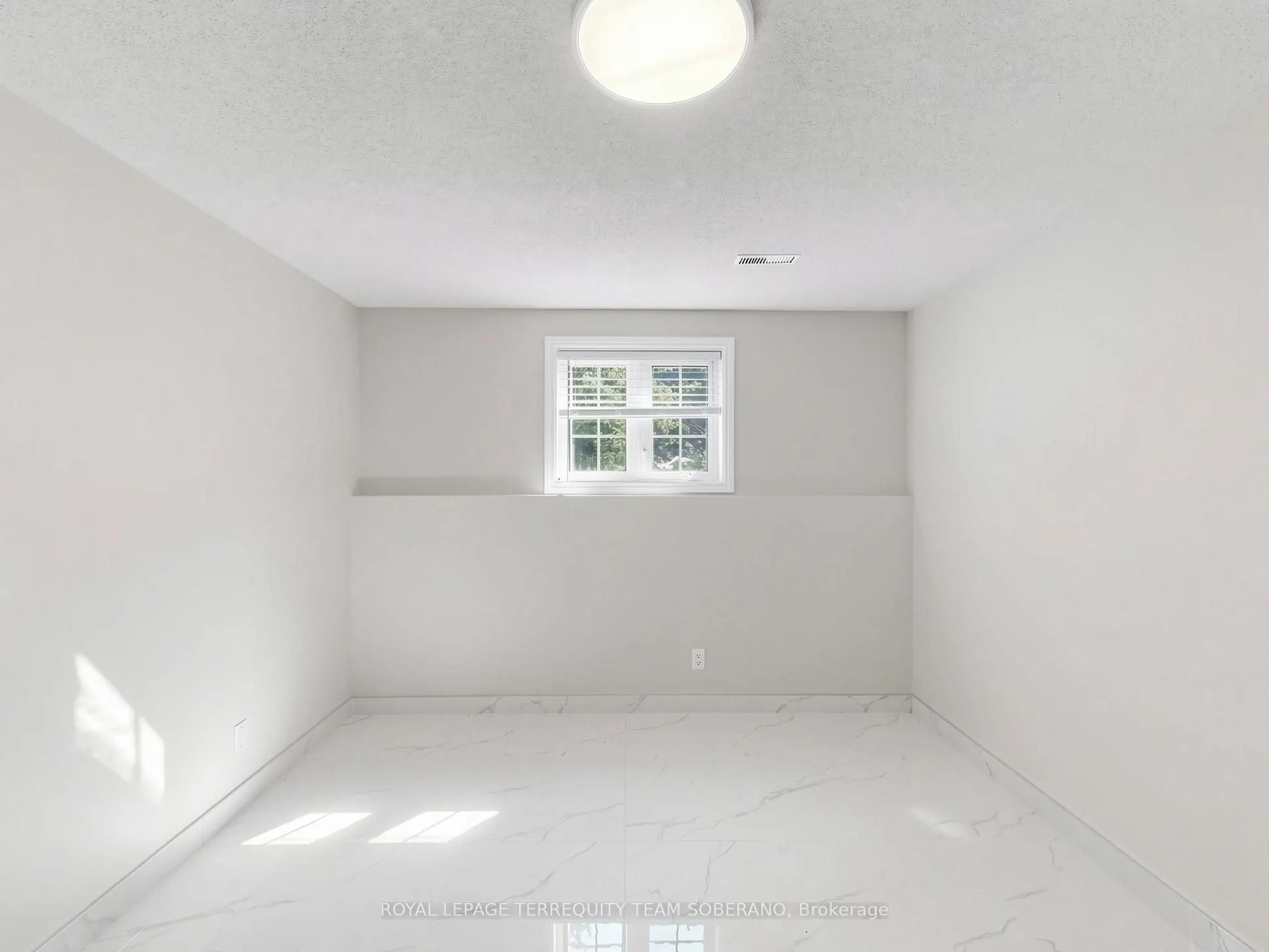 125 White Oaks Avenue