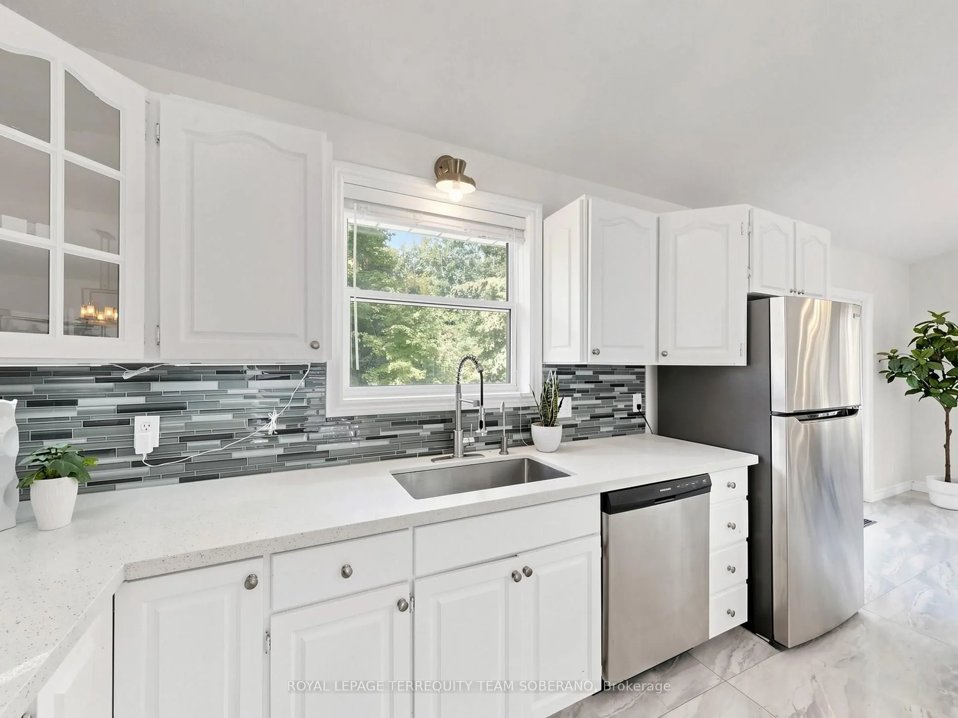 125 White Oaks Avenue