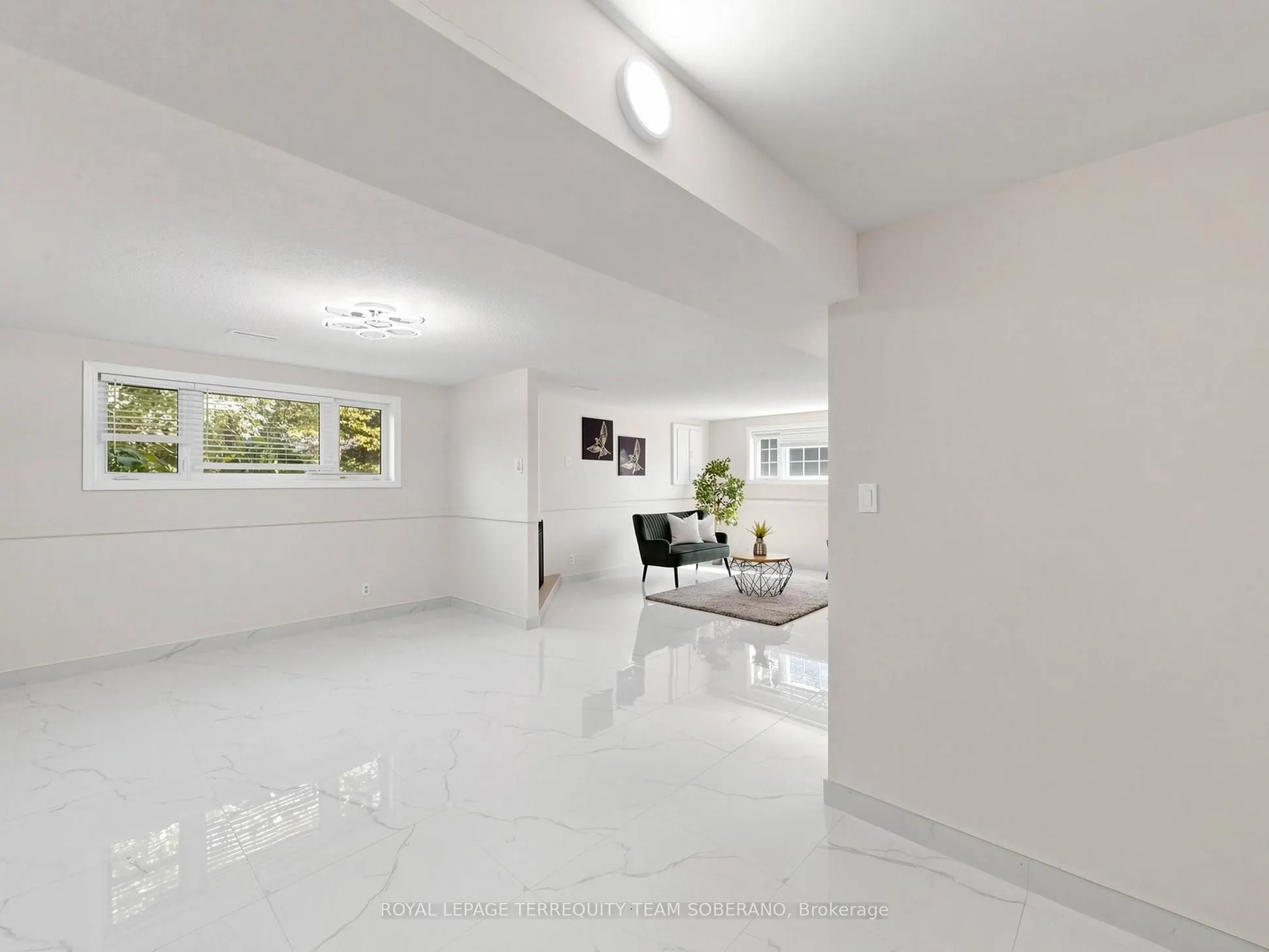 125 White Oaks Avenue