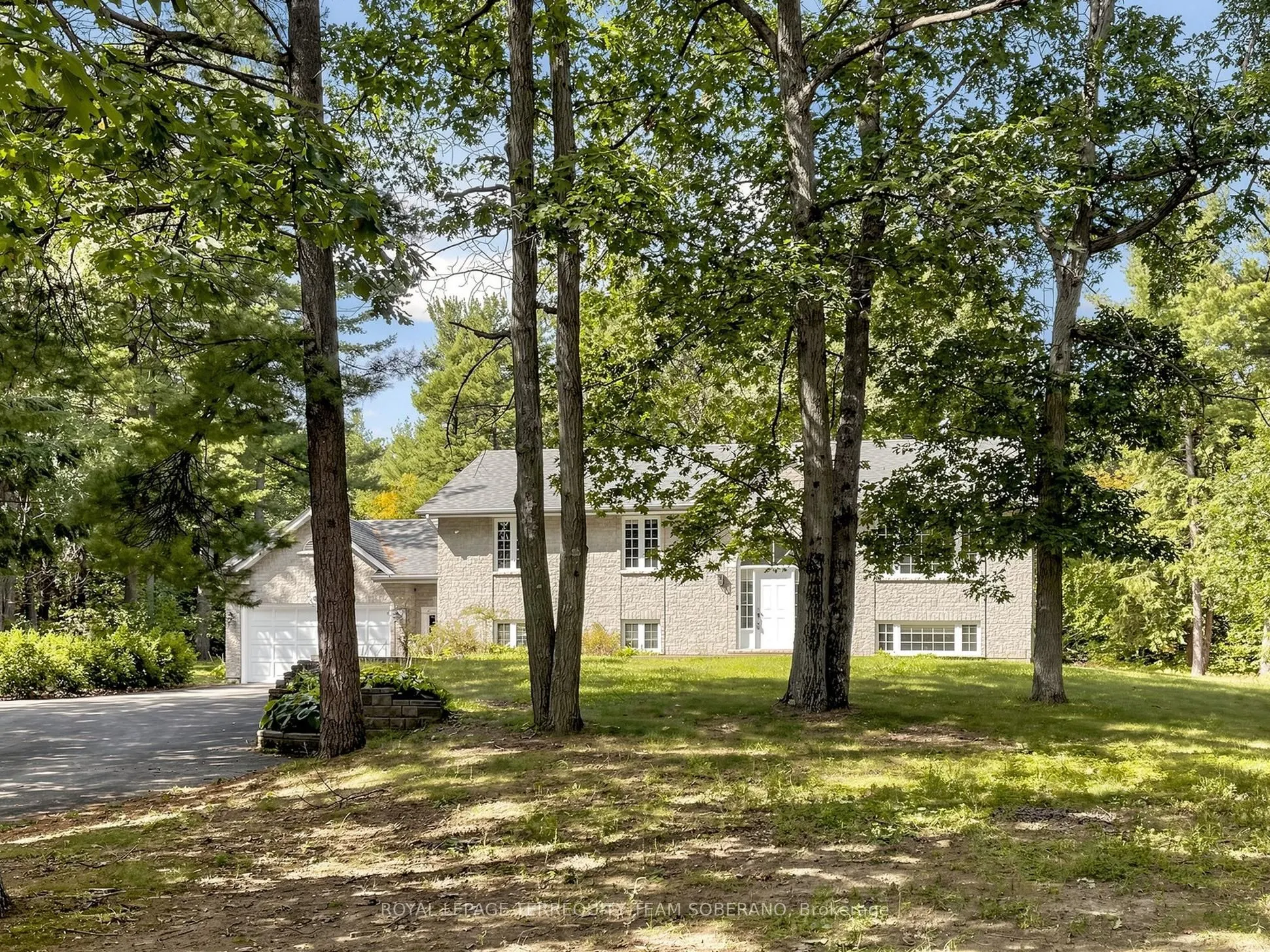 125 White Oaks Avenue