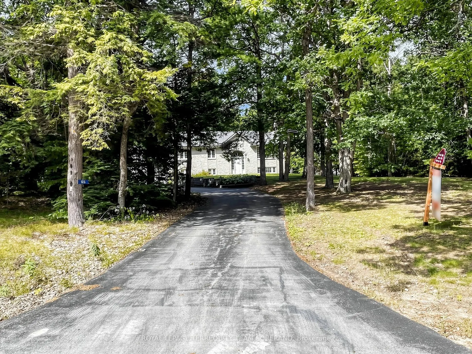 125 White Oaks Avenue