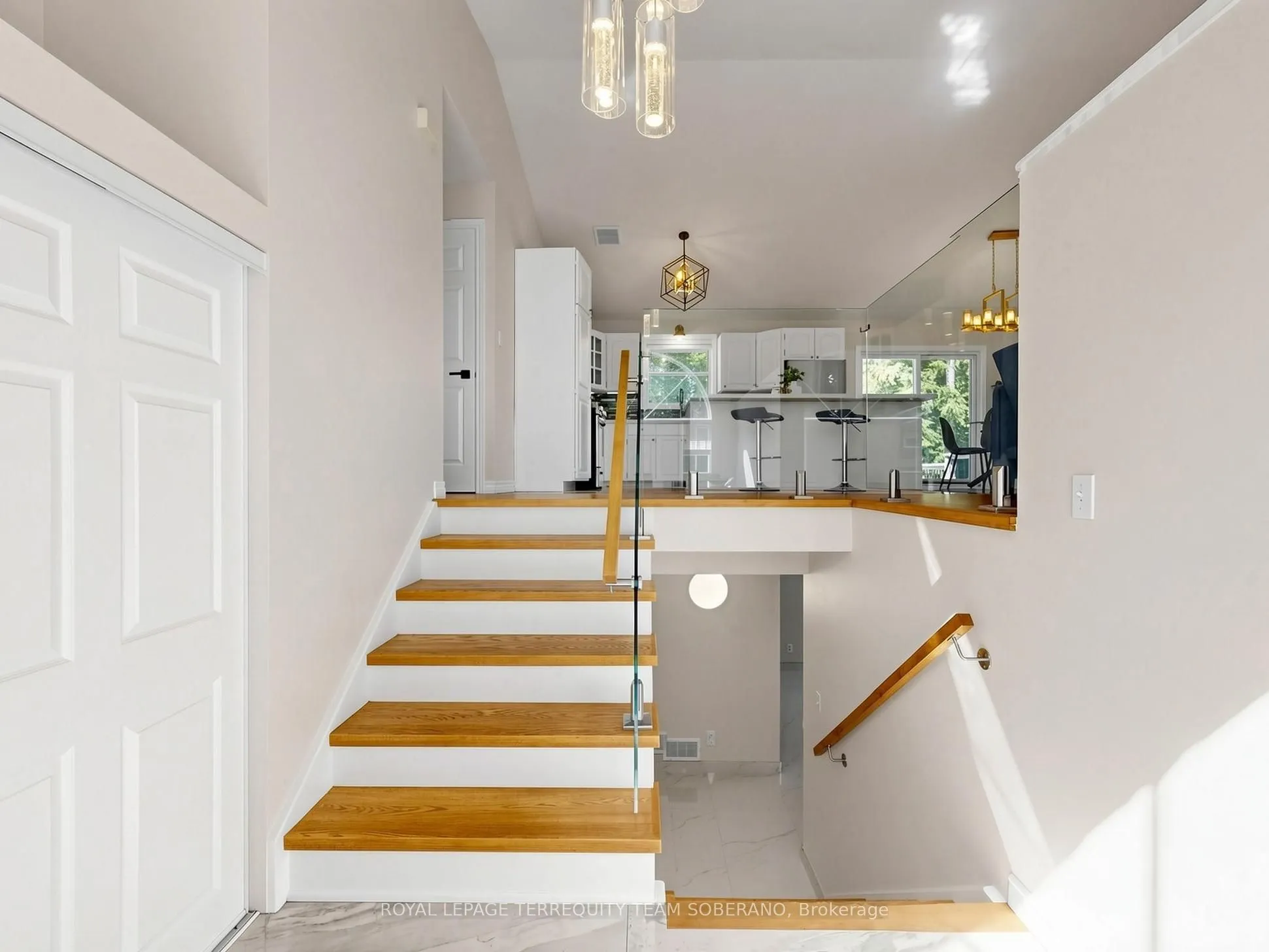 125 White Oaks Avenue