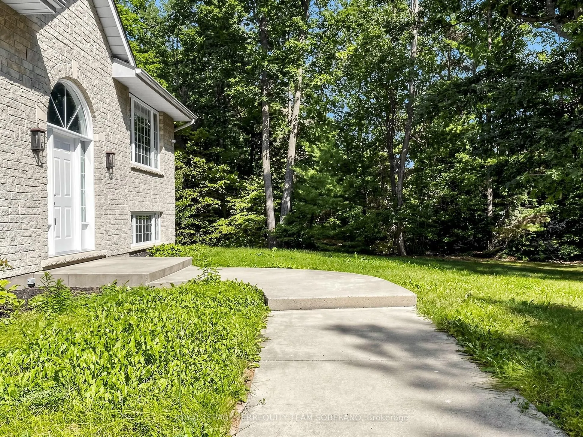 125 White Oaks Avenue