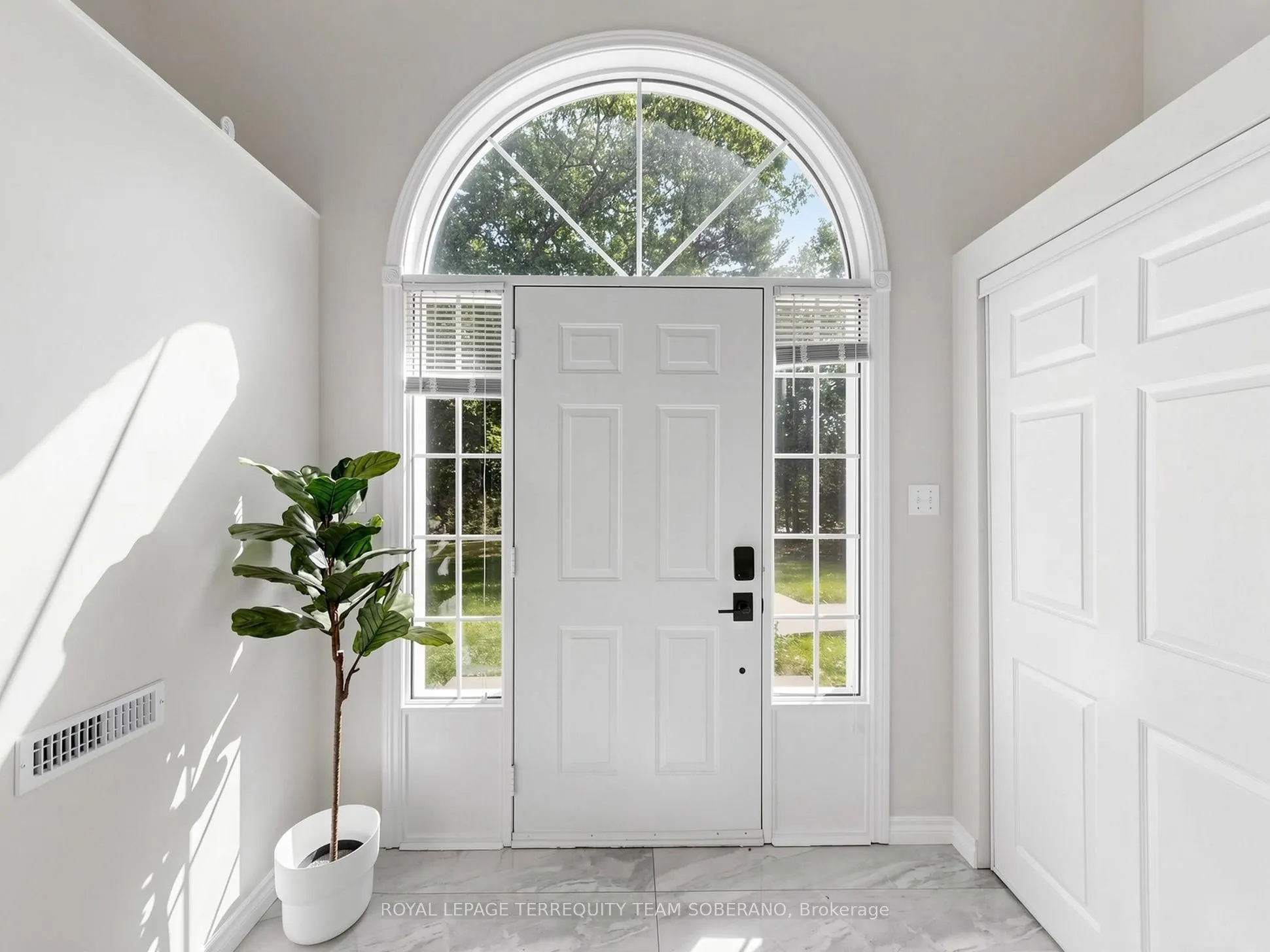 125 White Oaks Avenue