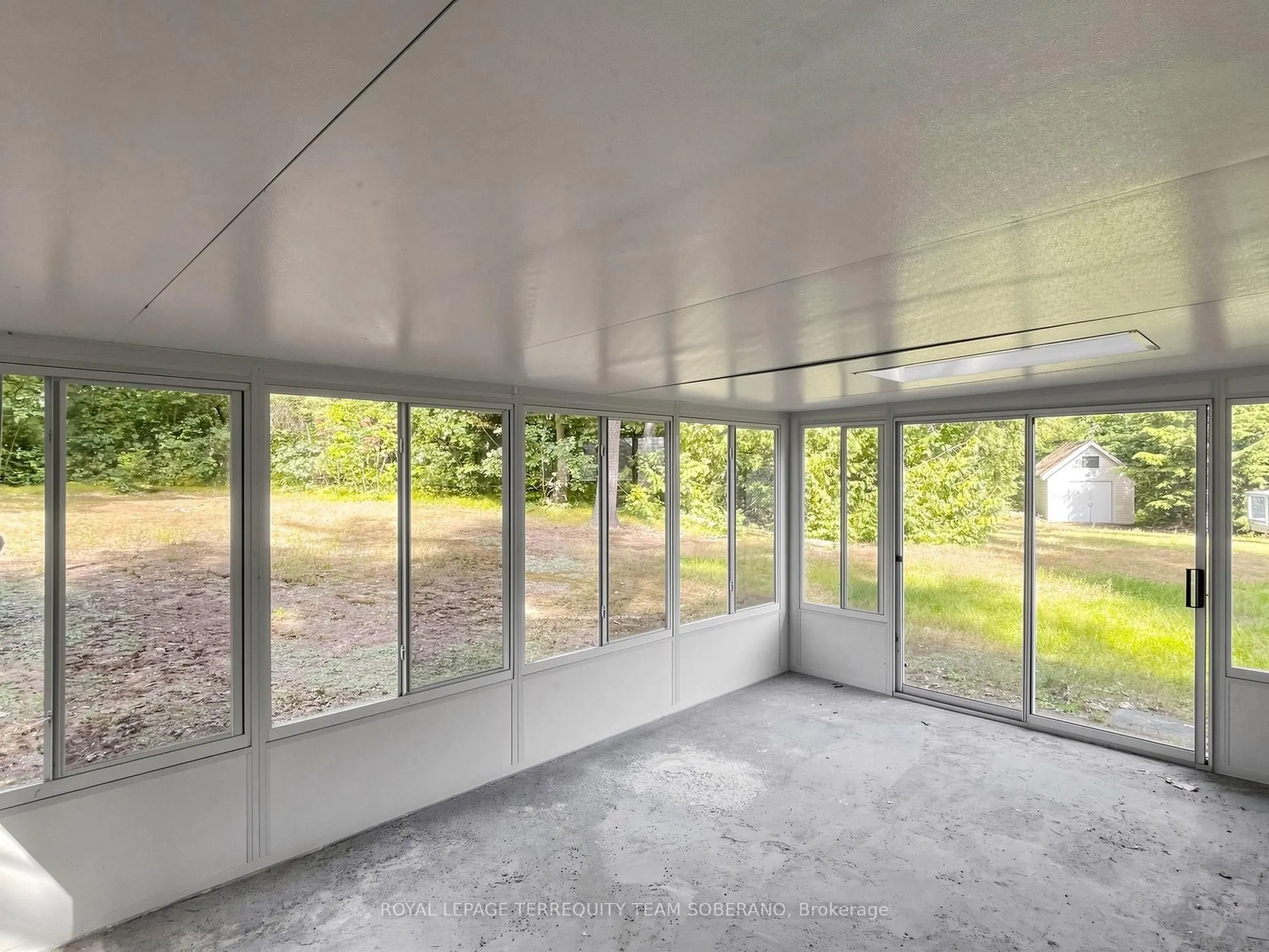 125 White Oaks Avenue