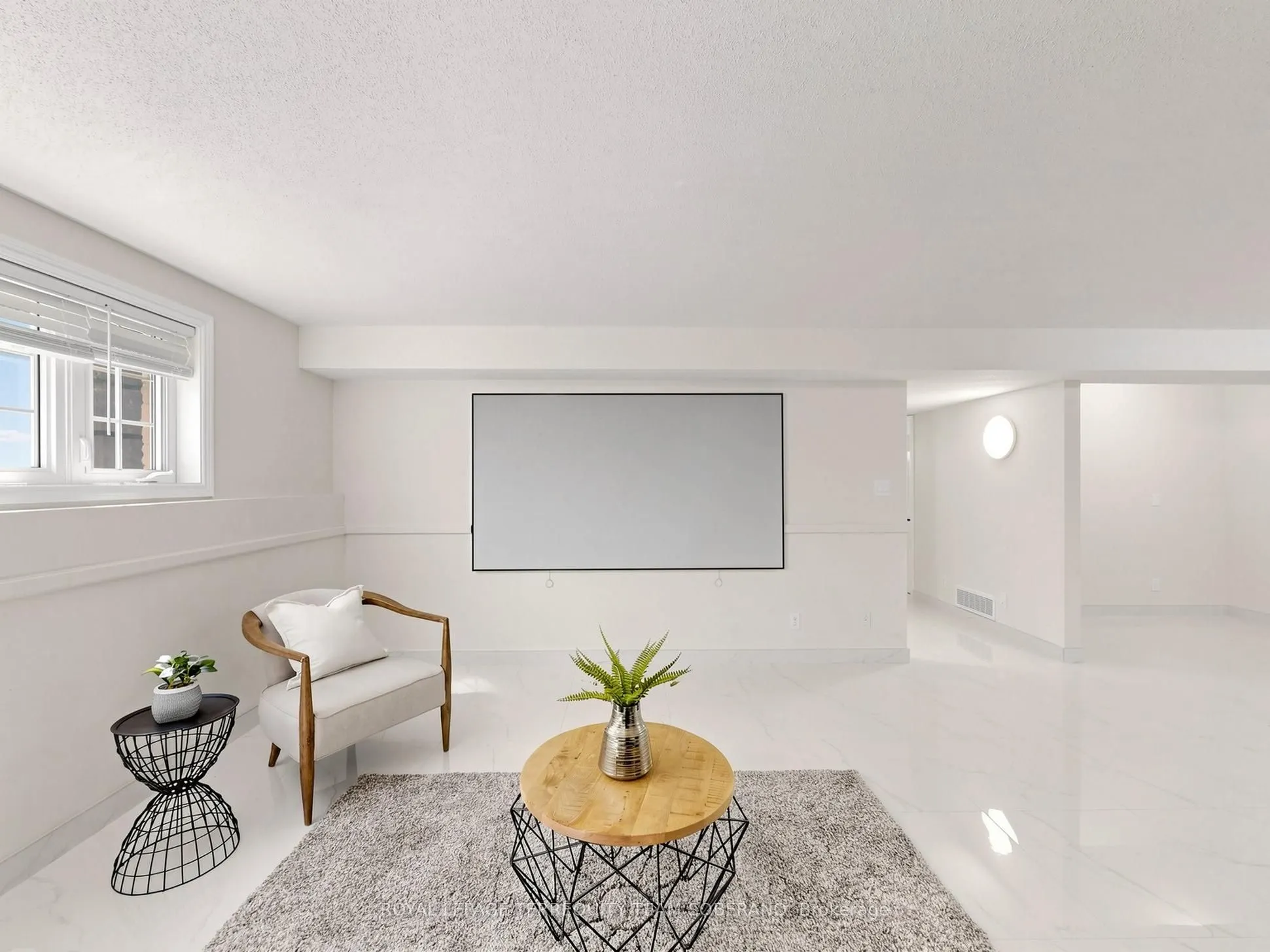 125 White Oaks Avenue