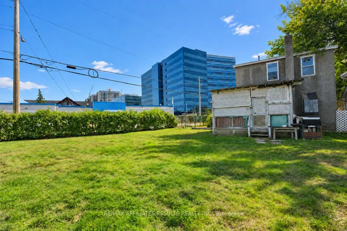 321 Savard Avenue