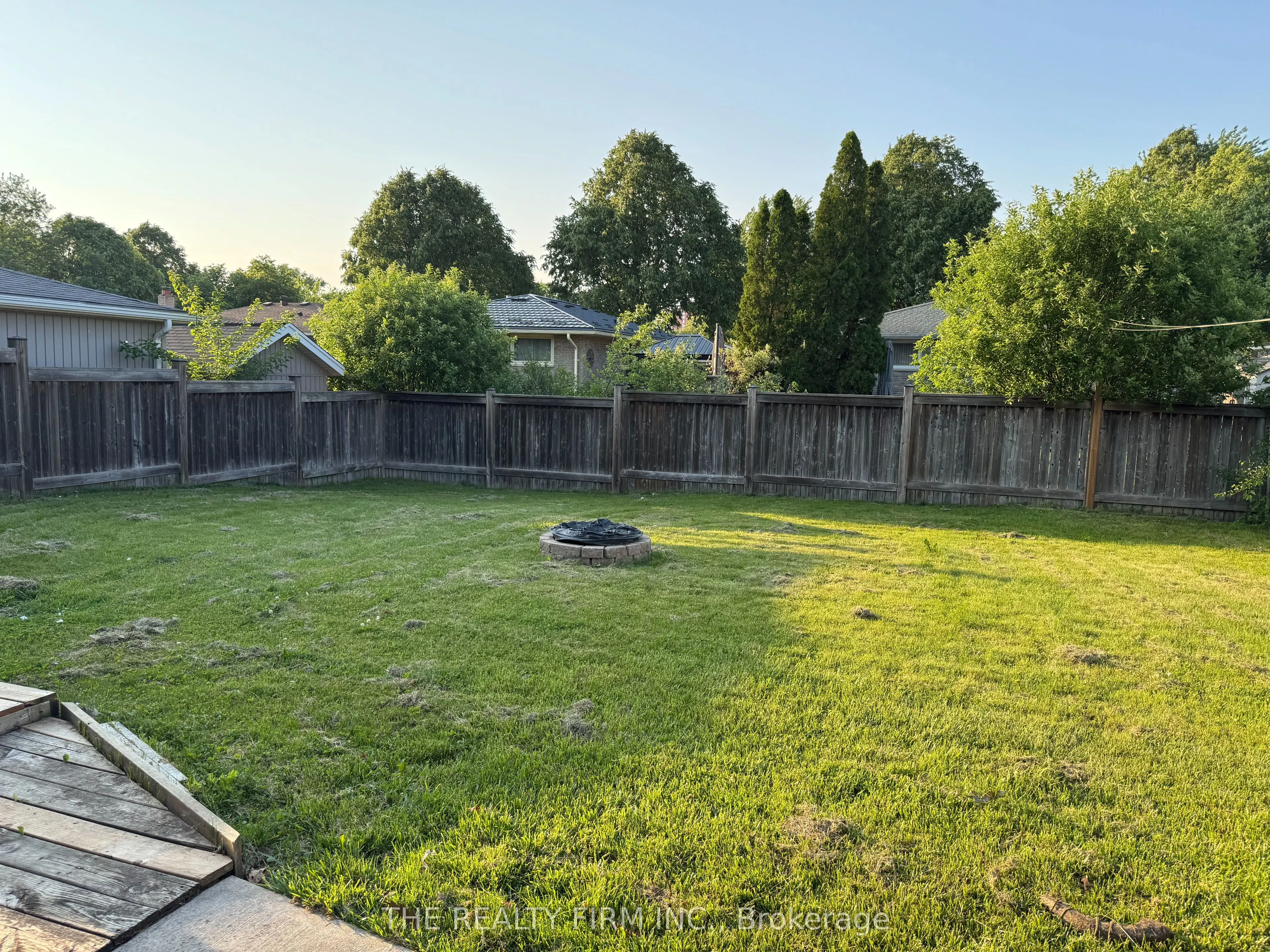 22 Archer Crescent