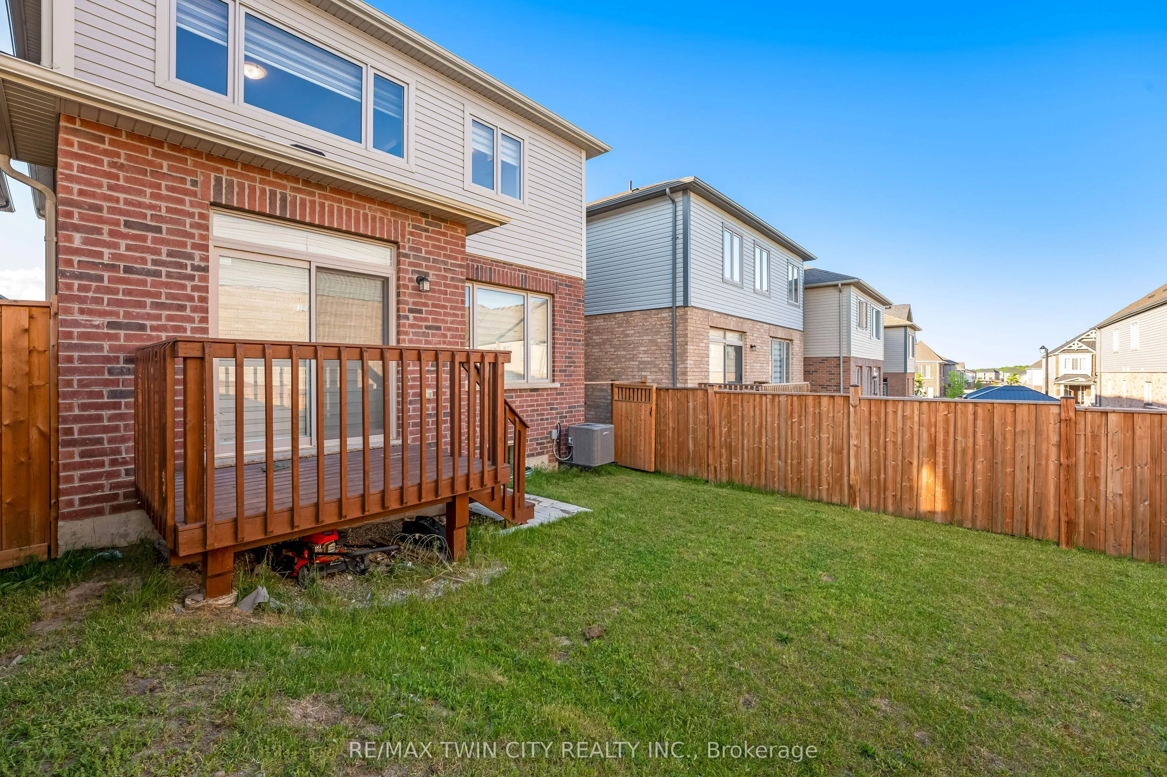 106 HALDIMAND Street