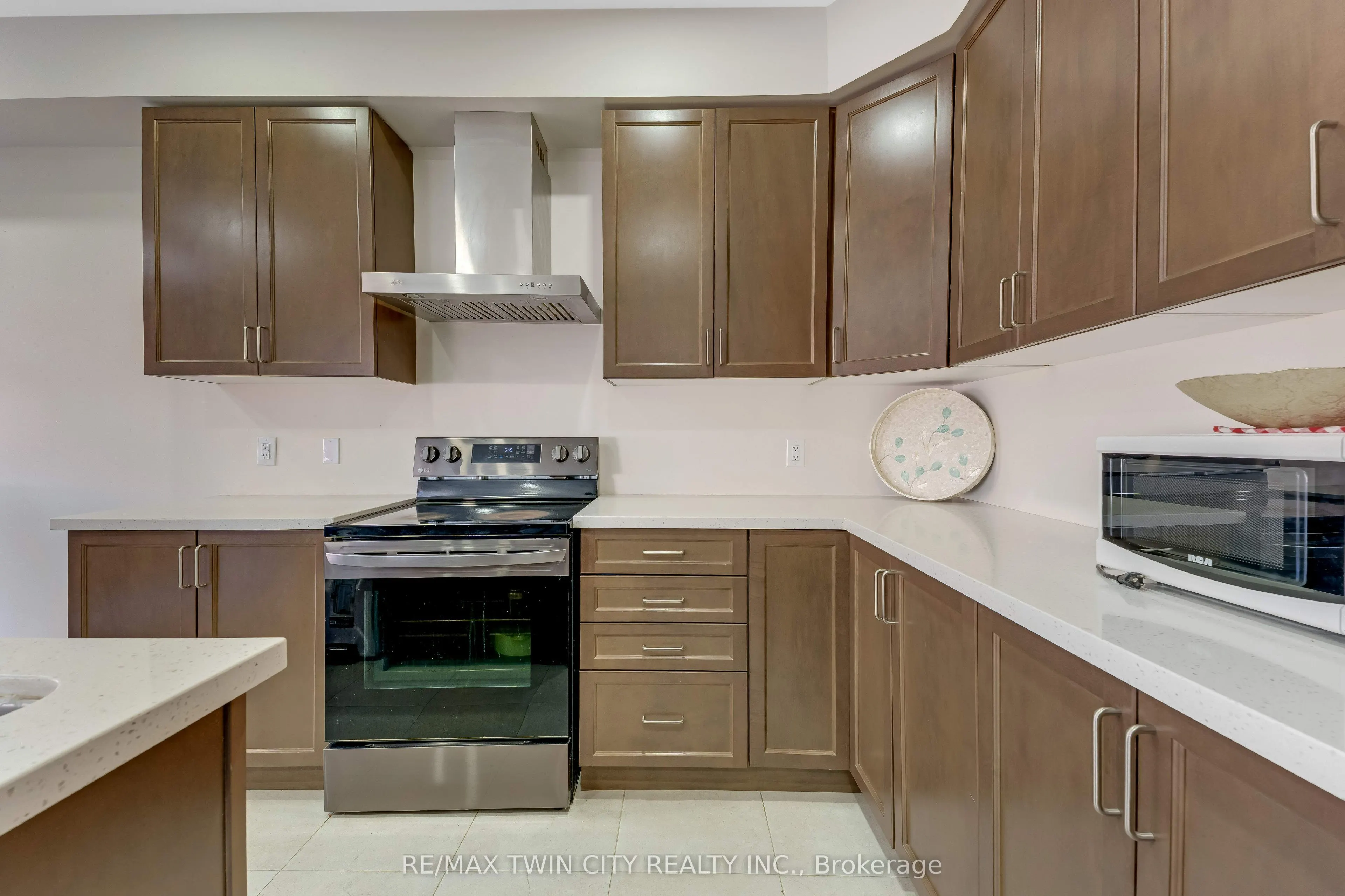 106 HALDIMAND Street