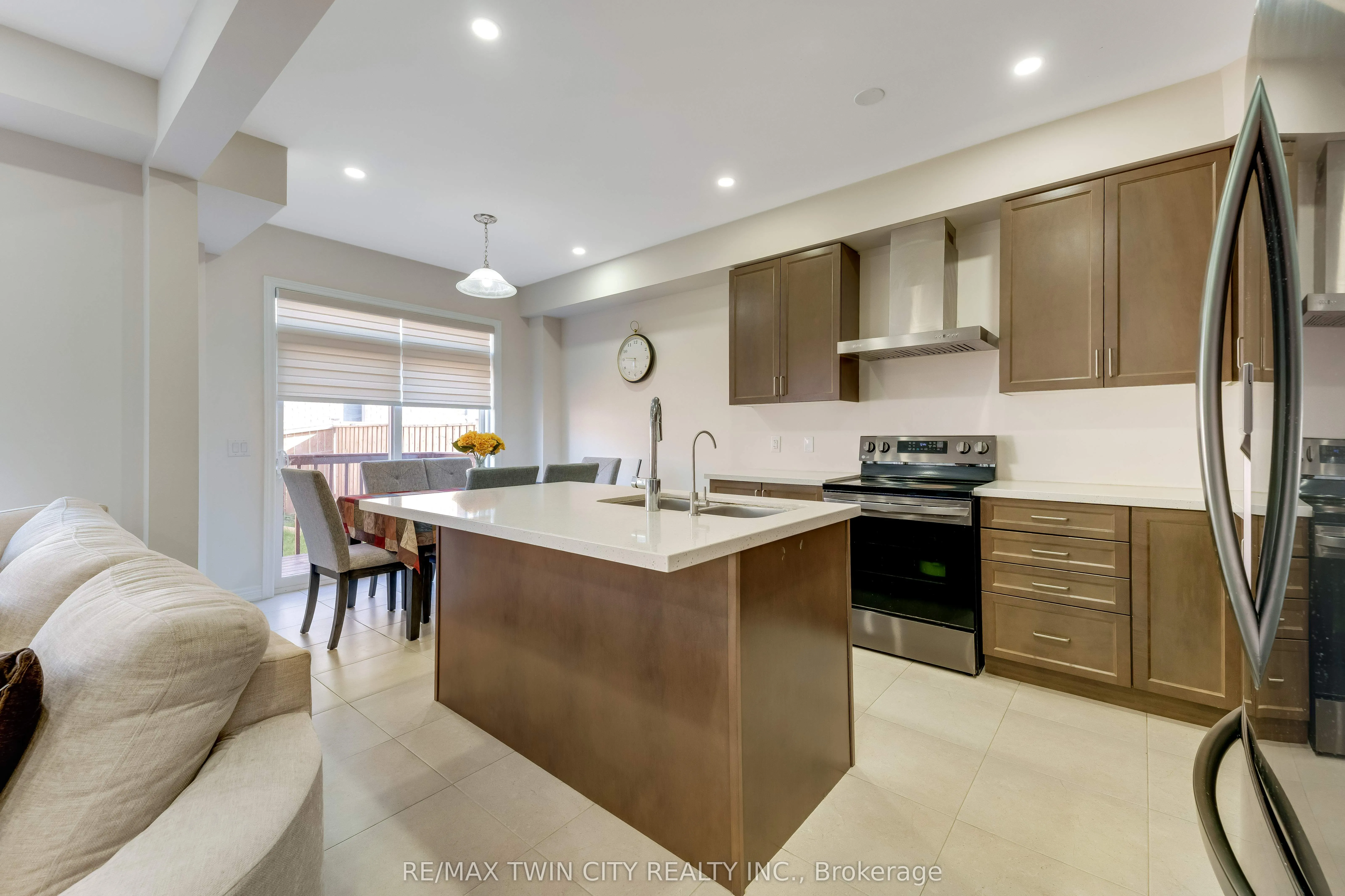 106 HALDIMAND Street