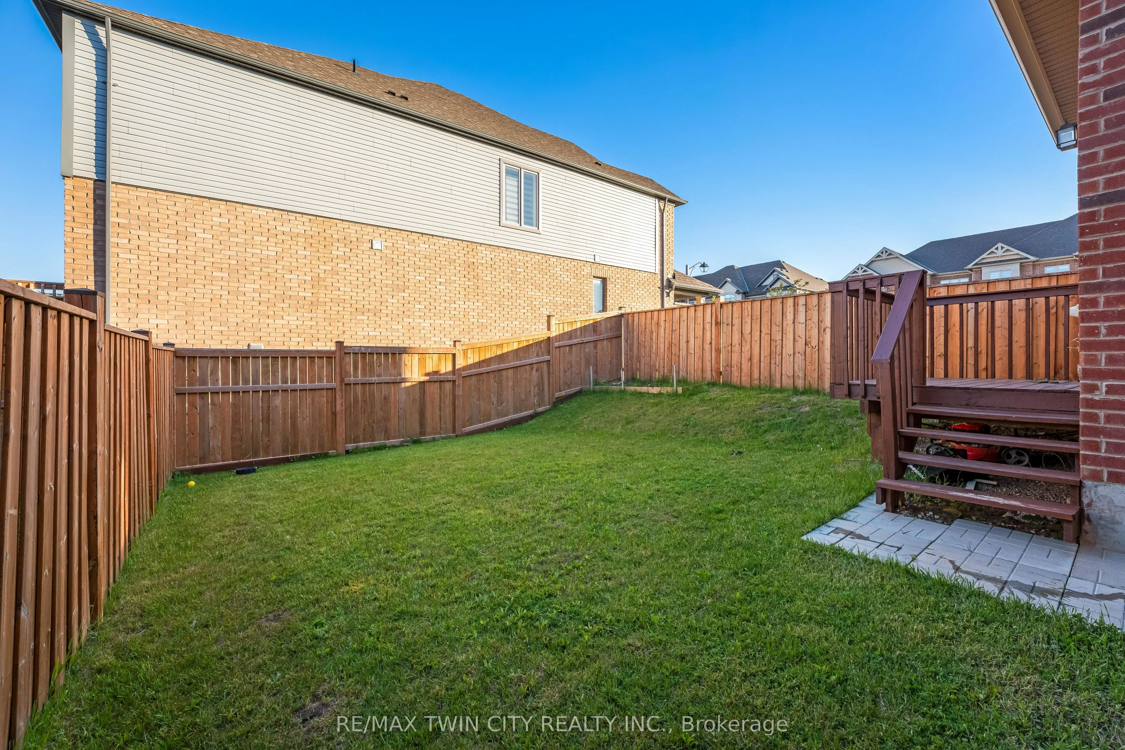 106 HALDIMAND Street