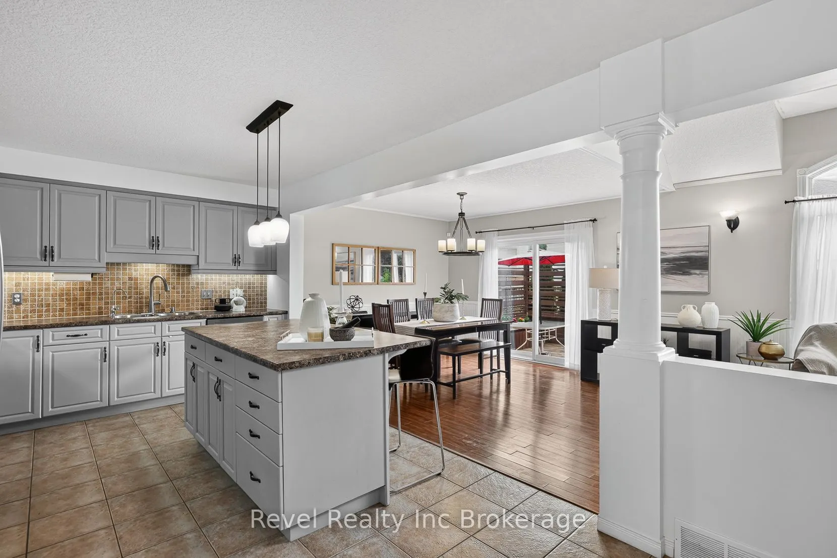 762 Frontenac Crescent