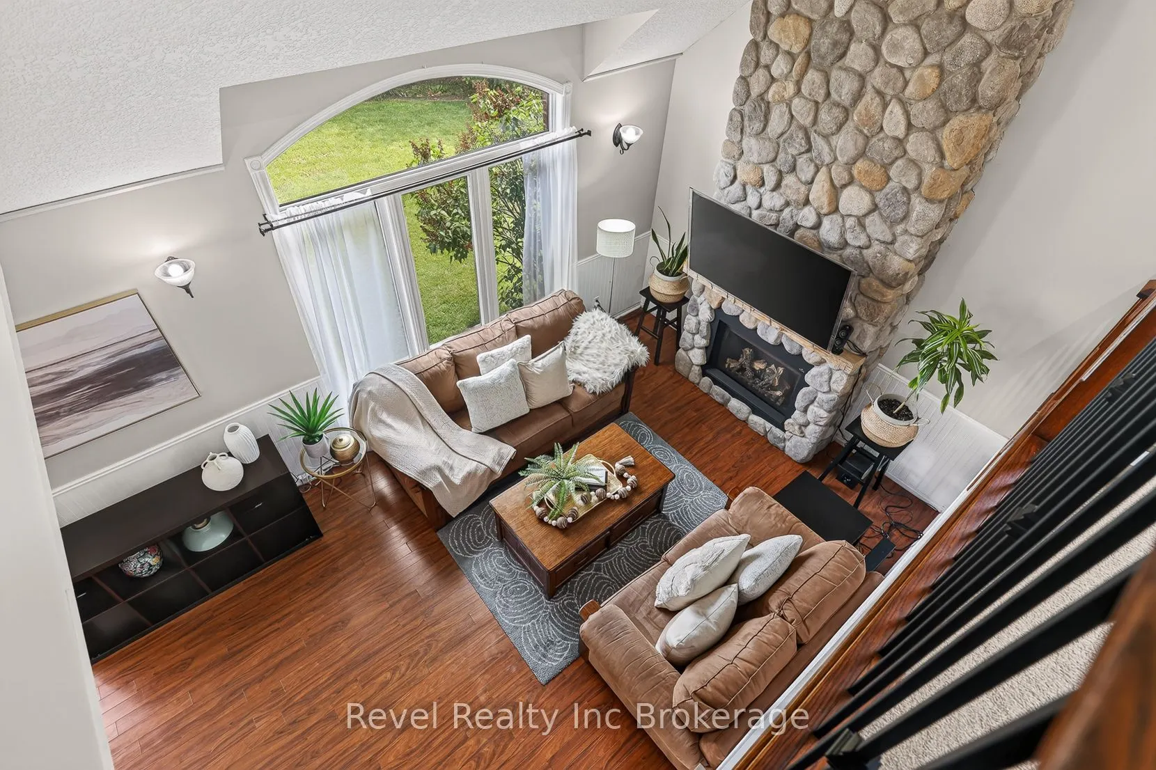 762 Frontenac Crescent