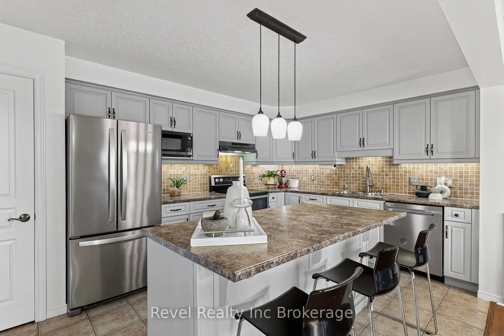 762 Frontenac Crescent