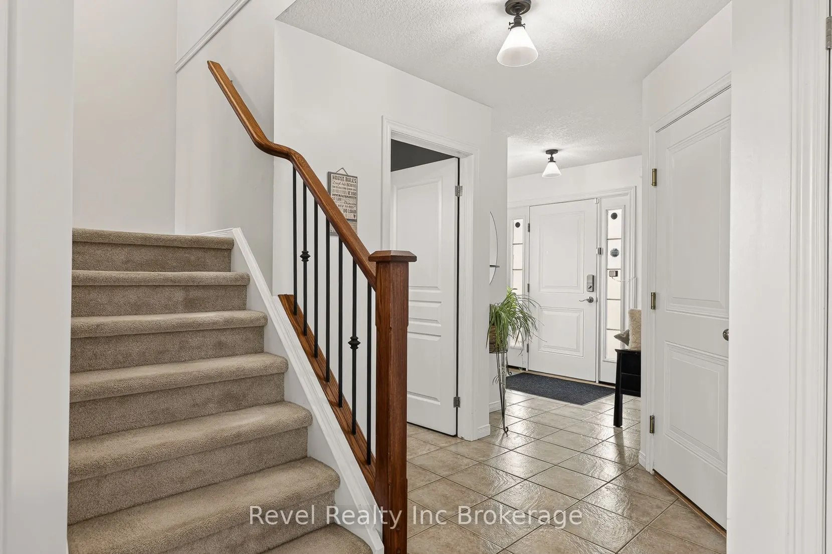 762 Frontenac Crescent