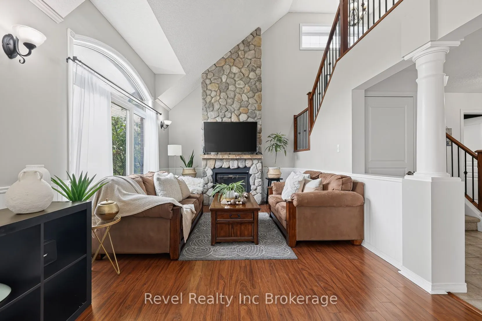 762 Frontenac Crescent