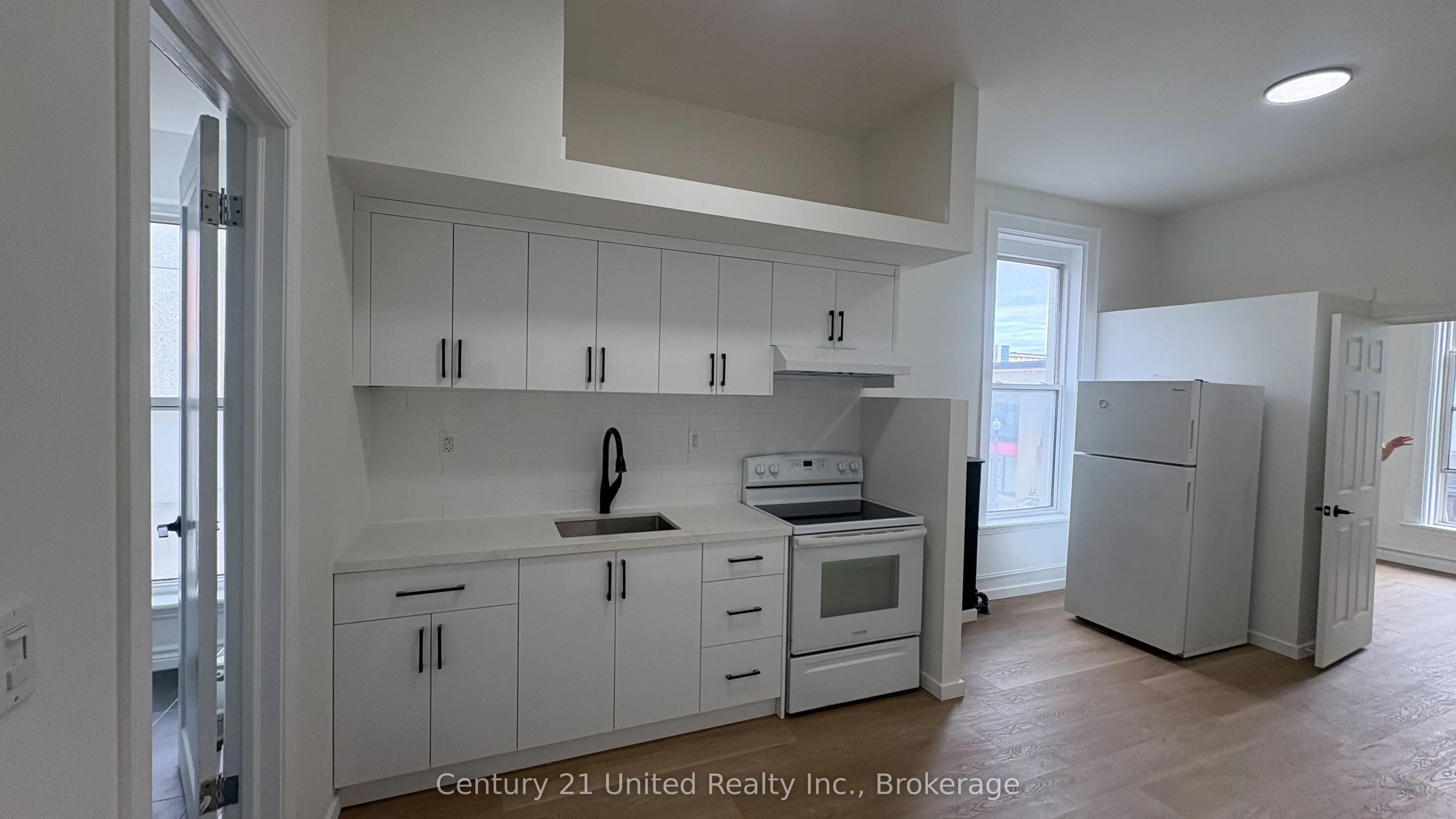 172.5 Hunter Street W #9