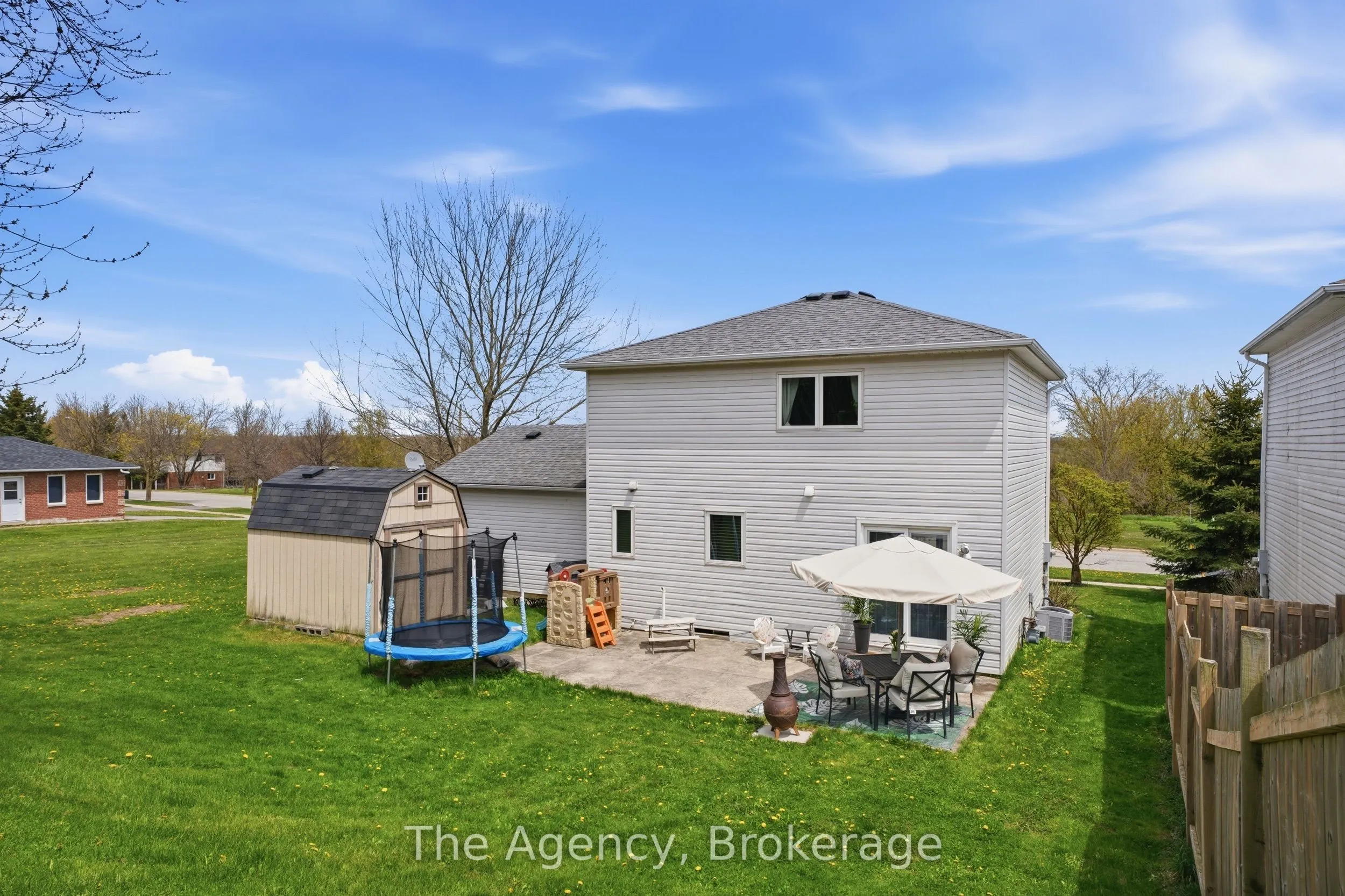 110 Leeson Street S