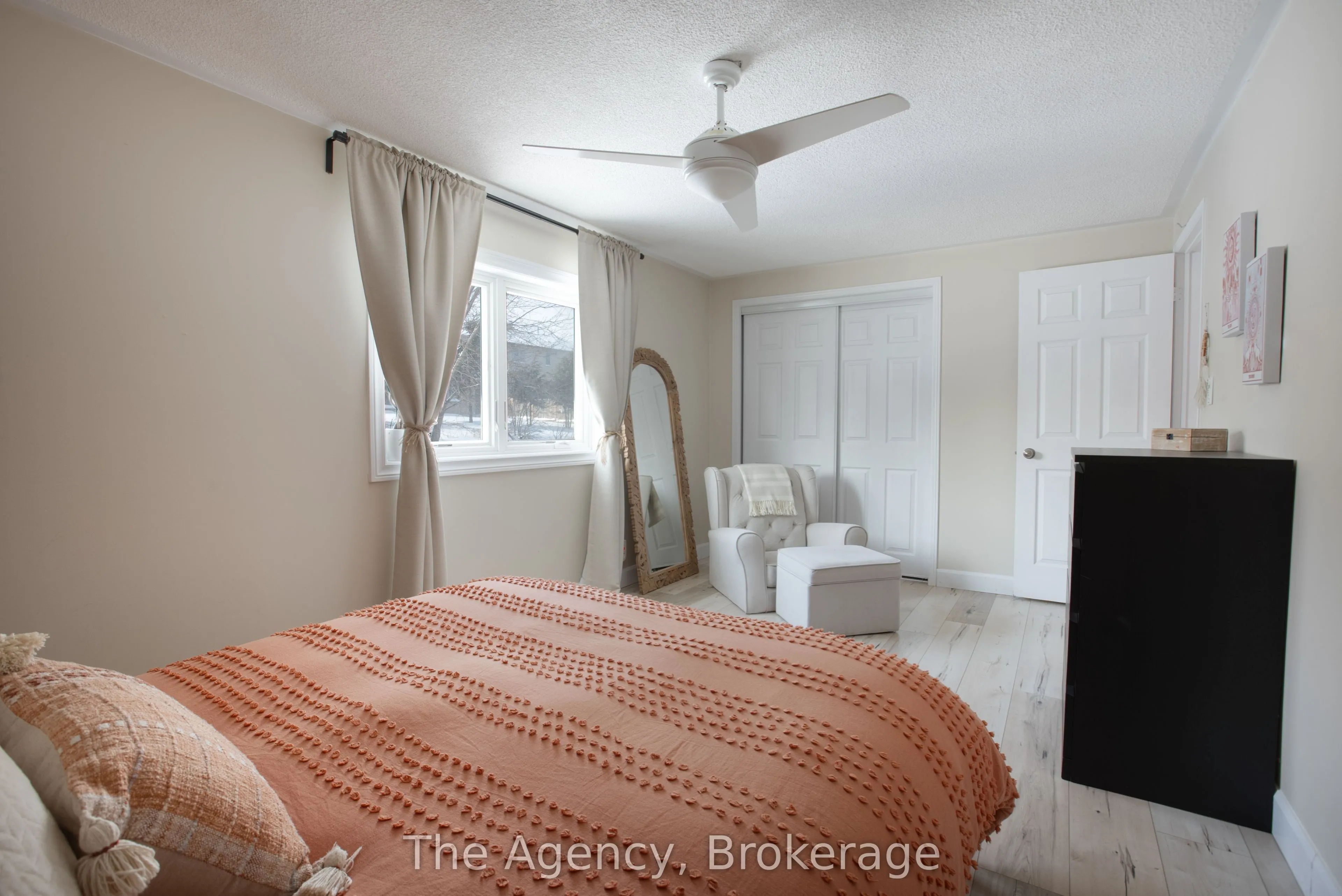 110 Leeson Street S