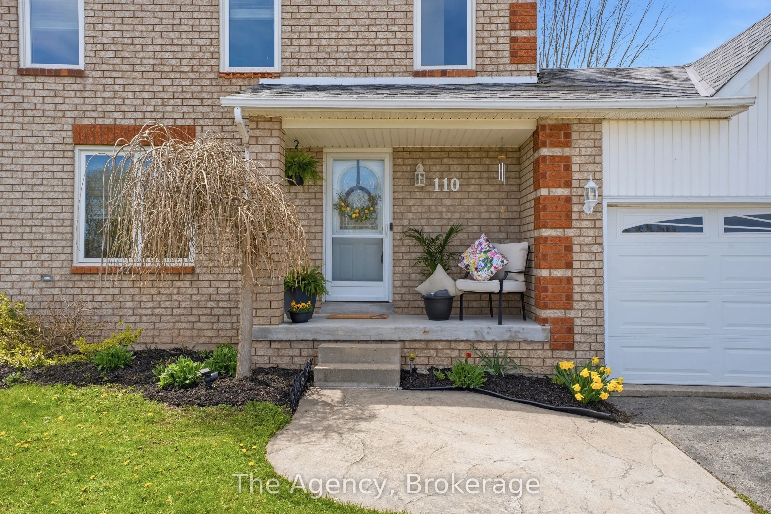 110 Leeson Street S