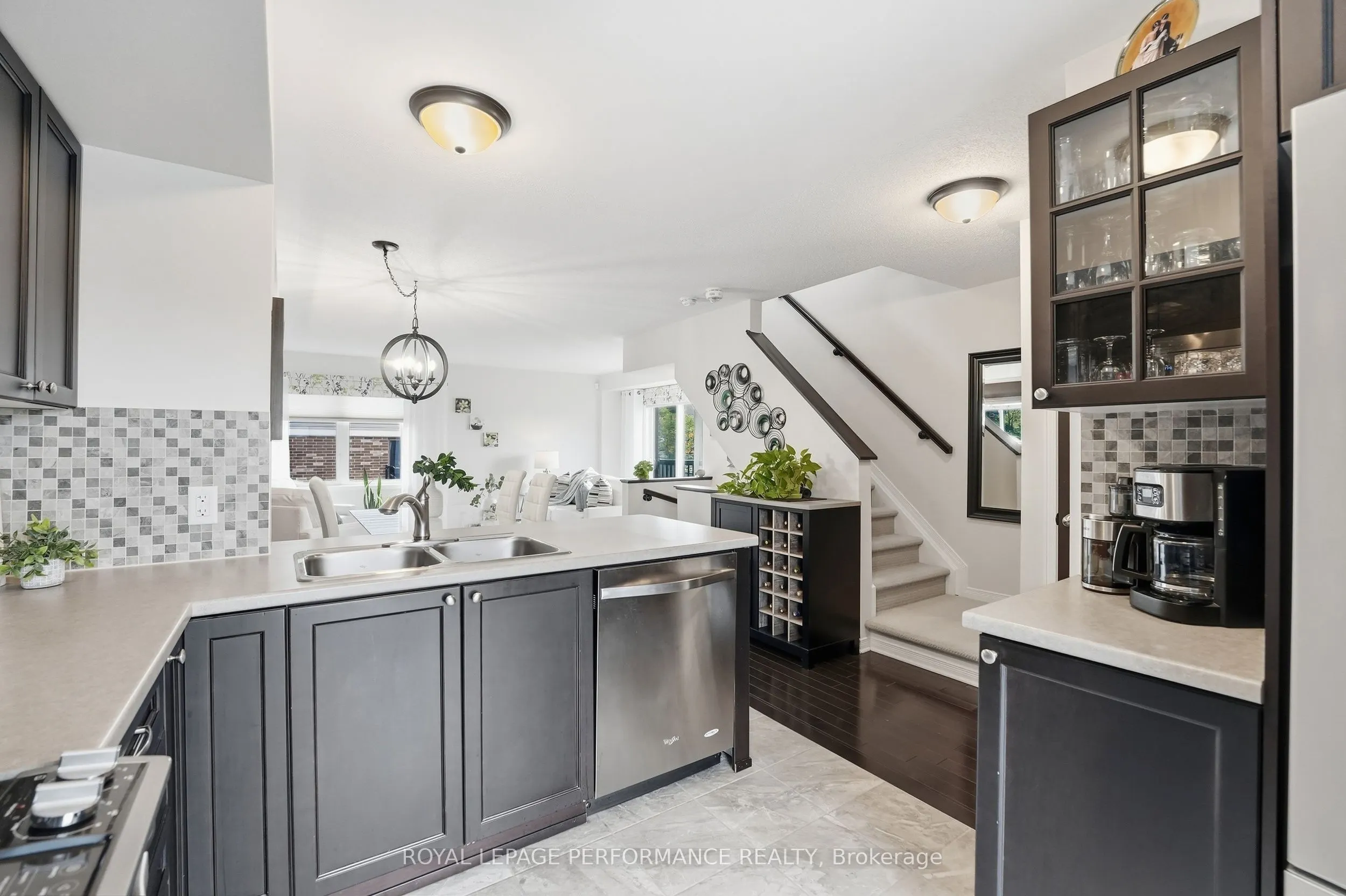 275 Eric Czapnik Way