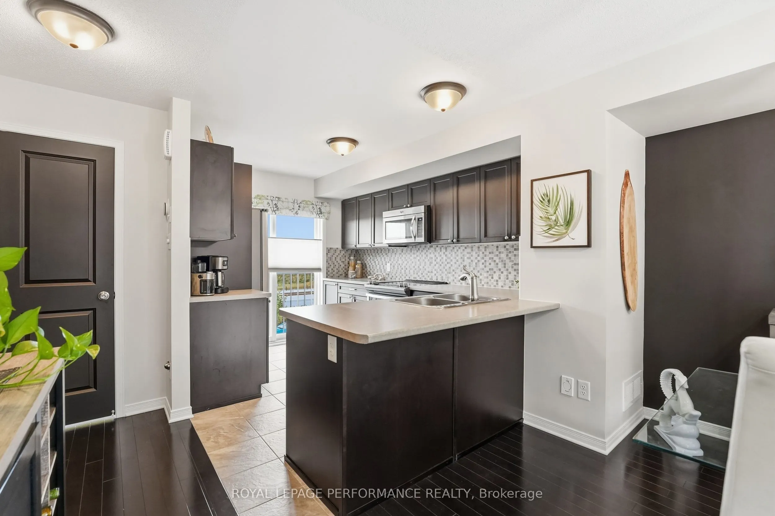 275 Eric Czapnik Way