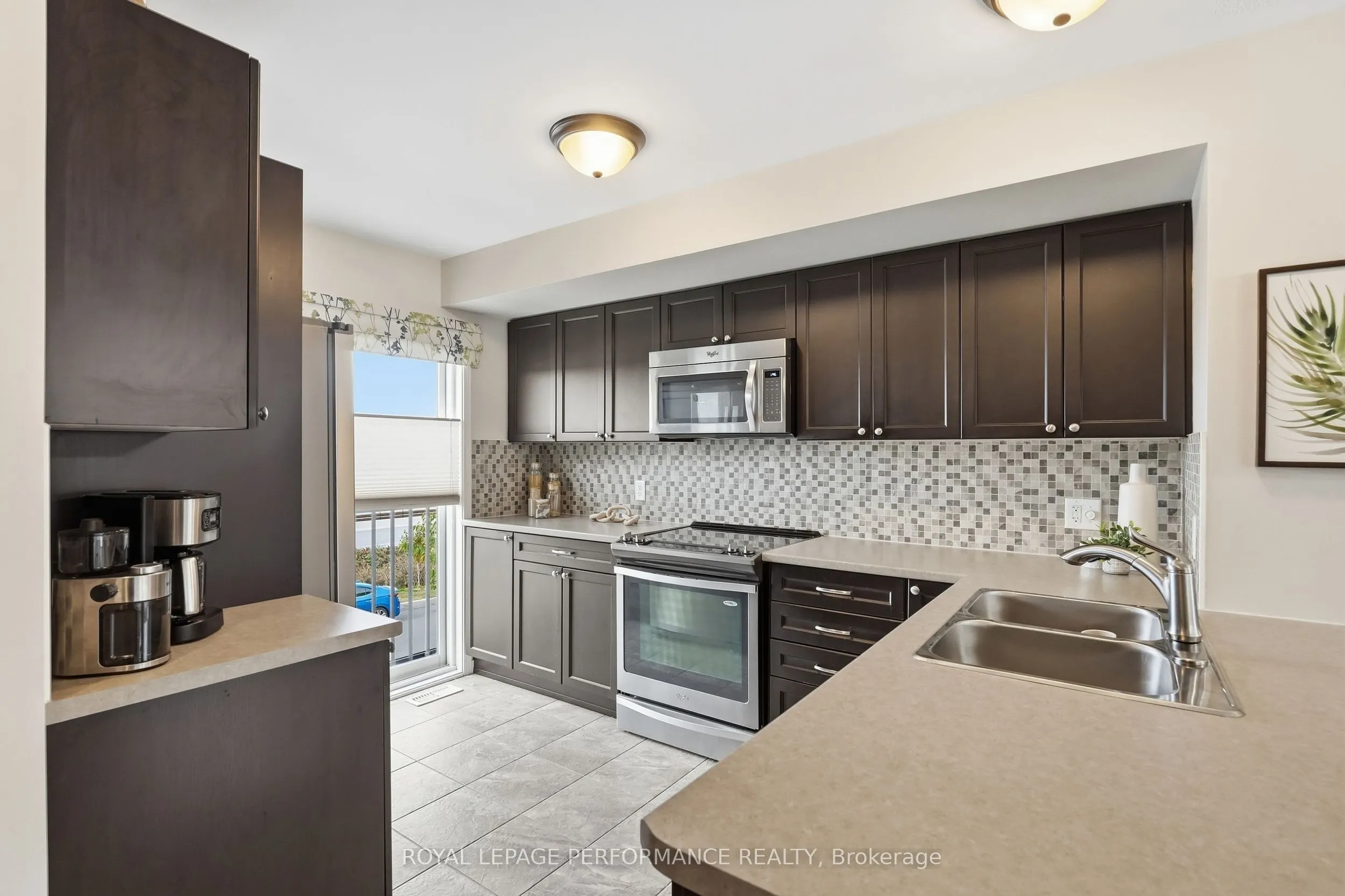 275 Eric Czapnik Way
