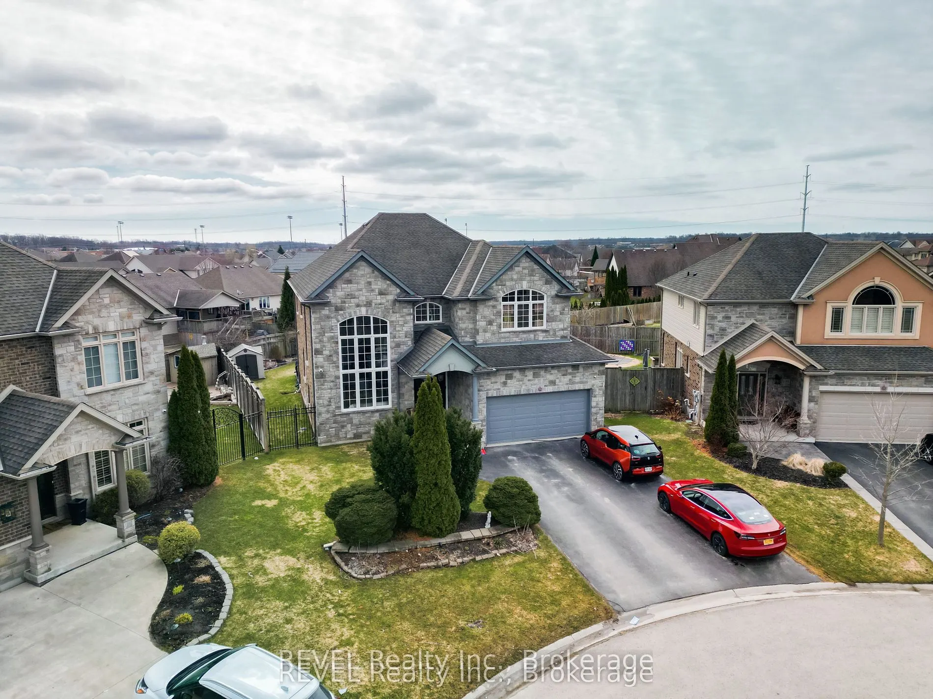 6600 RICHARD Crescent